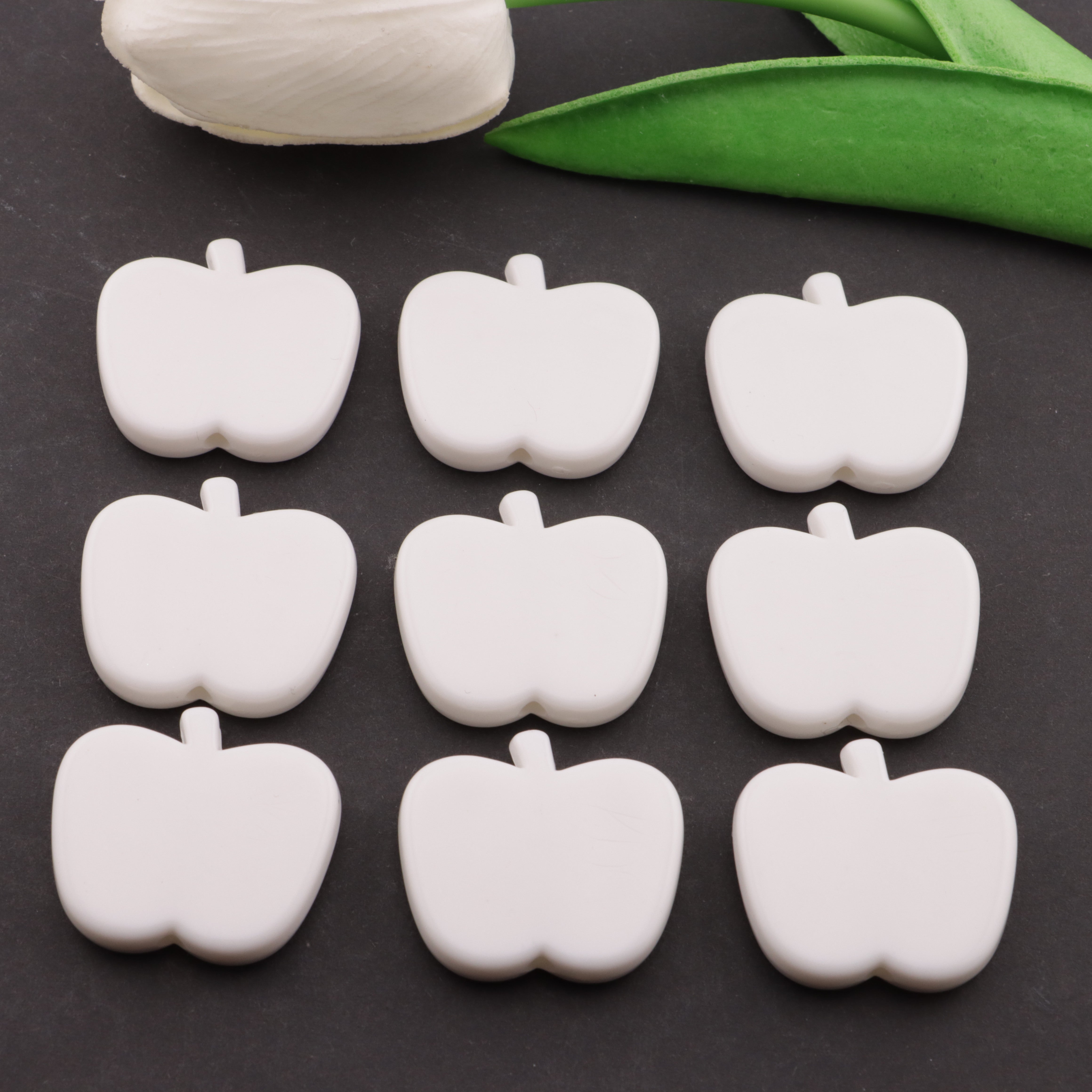 FS6182- 30×27mm Apple Based Beads