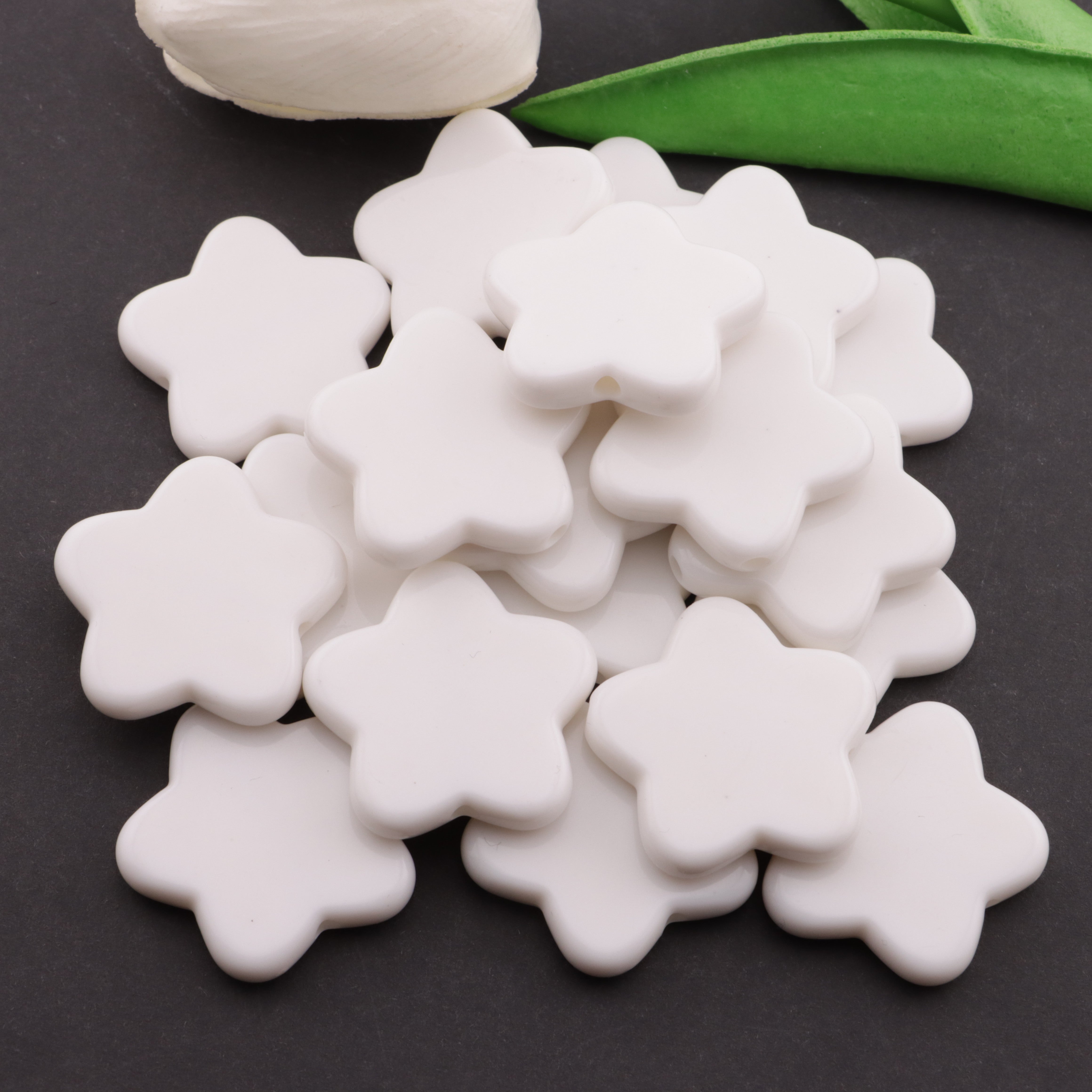 FS6183- 30mm Star Based Beads With Rounded Corners
