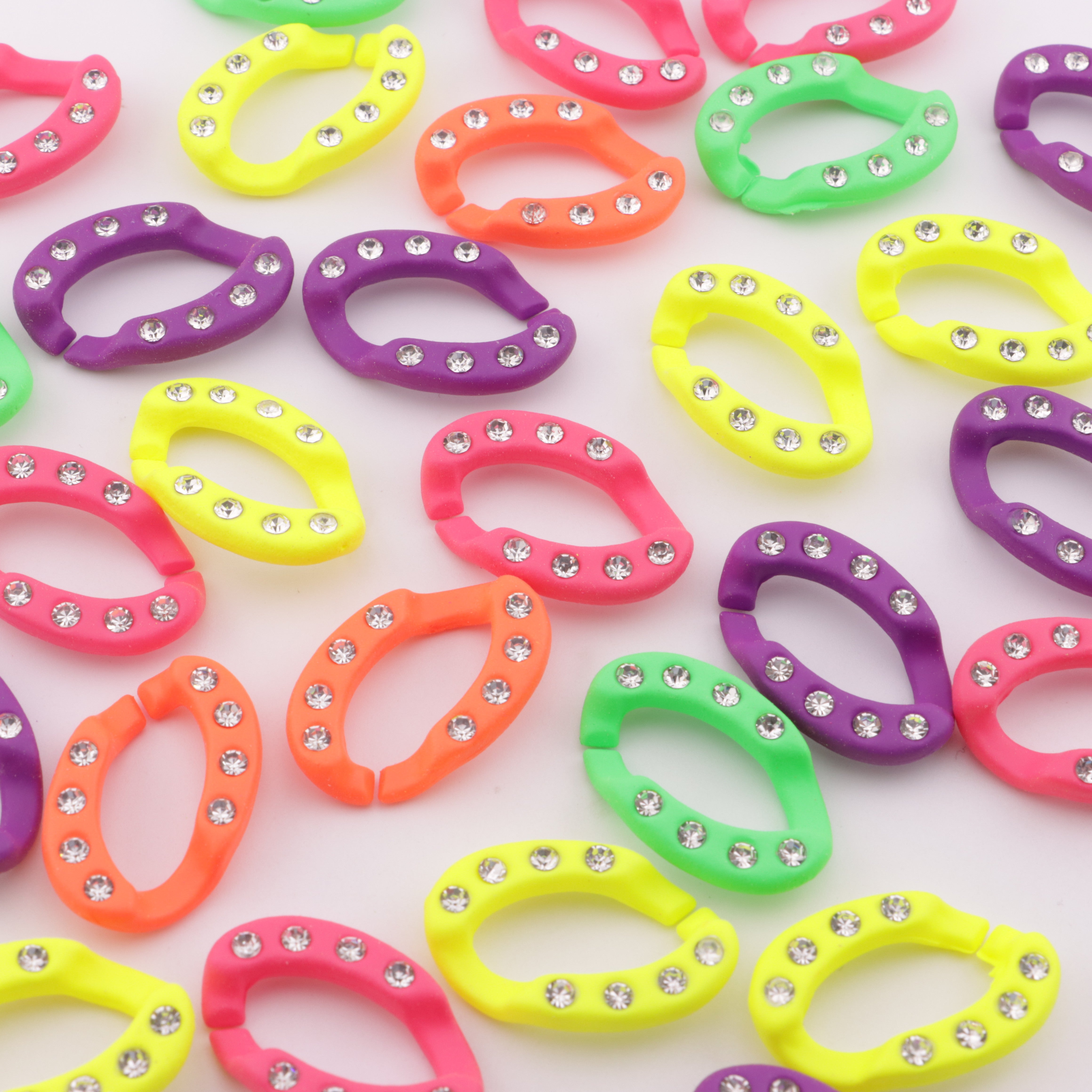 FS6126- Hand-Feel Fluorescent Studded DIY Chain Rings