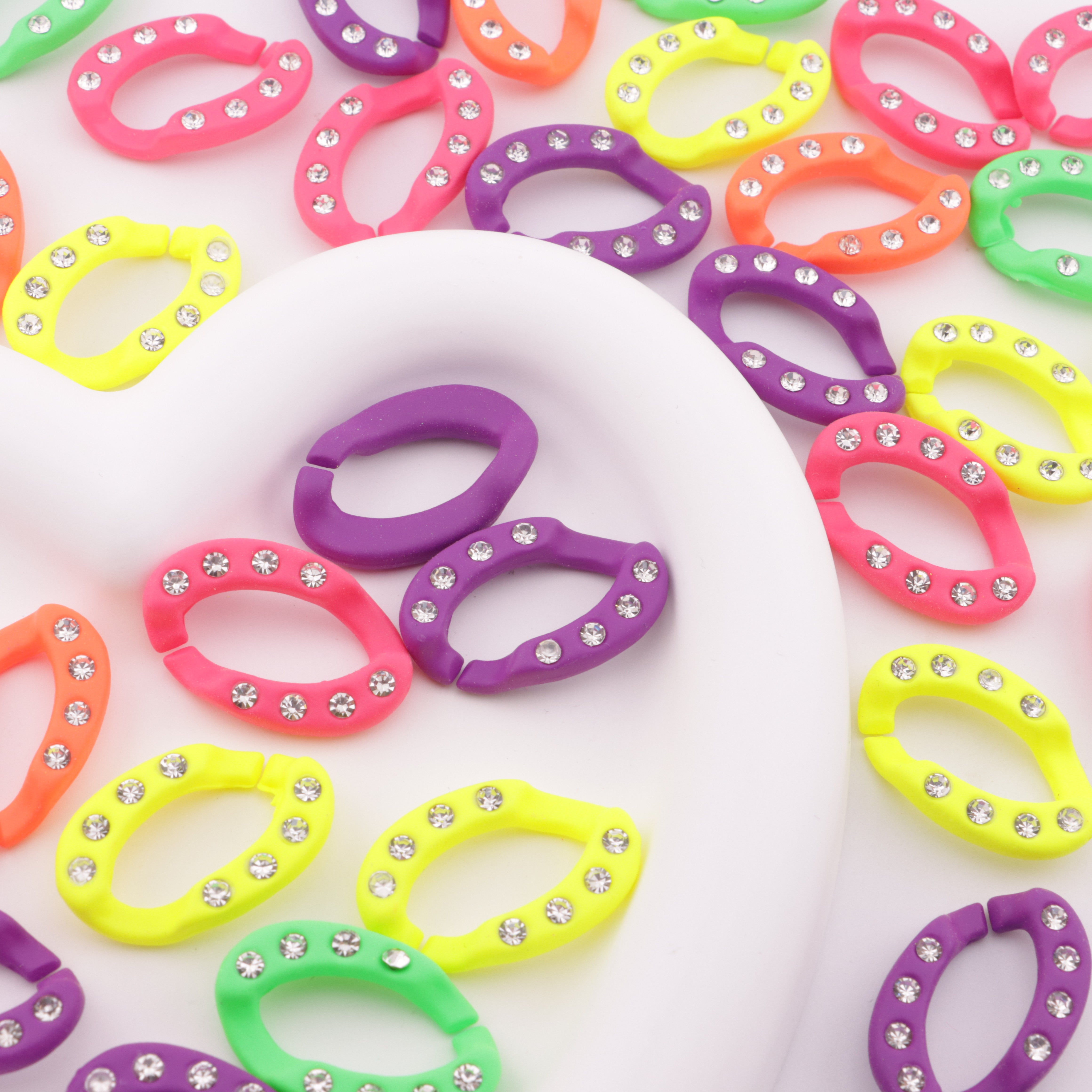 FS6126- Hand-Feel Fluorescent Studded DIY Chain Rings