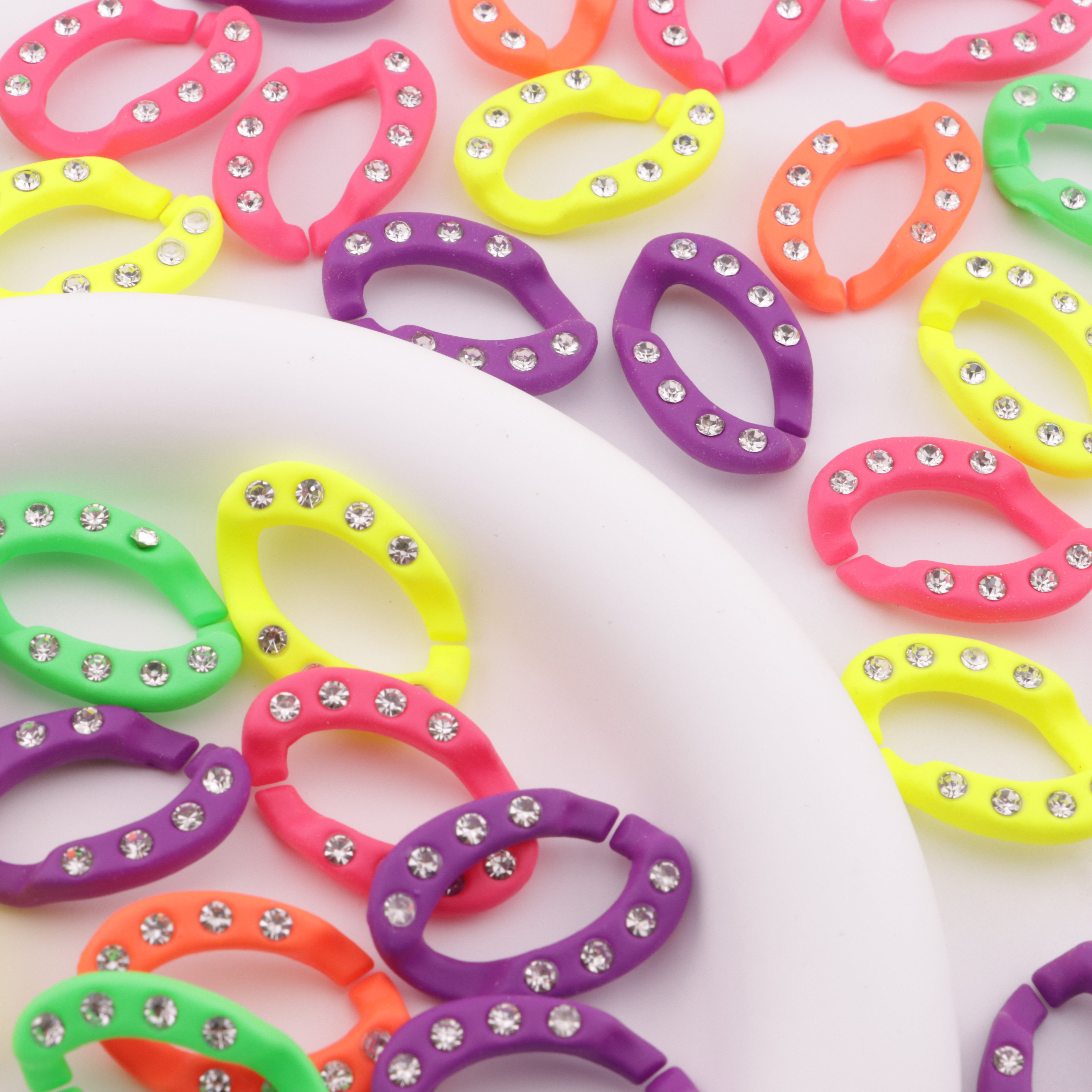 FS6126- Hand-Feel Fluorescent Studded DIY Chain Rings