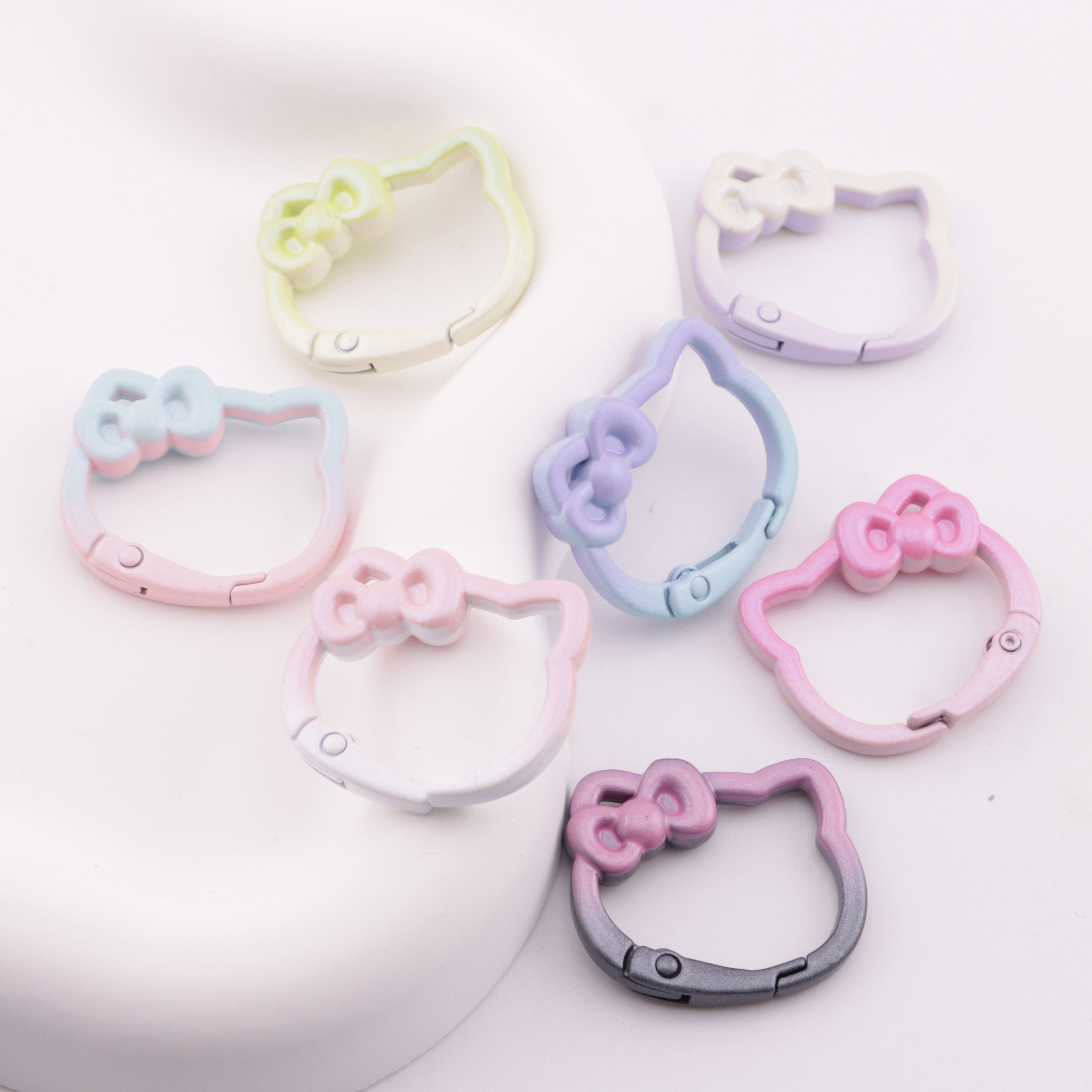 FS6199- 28×25Mm Small Size Gradient-Color HK Keychain Ring Small-Size Gradient-Color Kitty Head Keychain