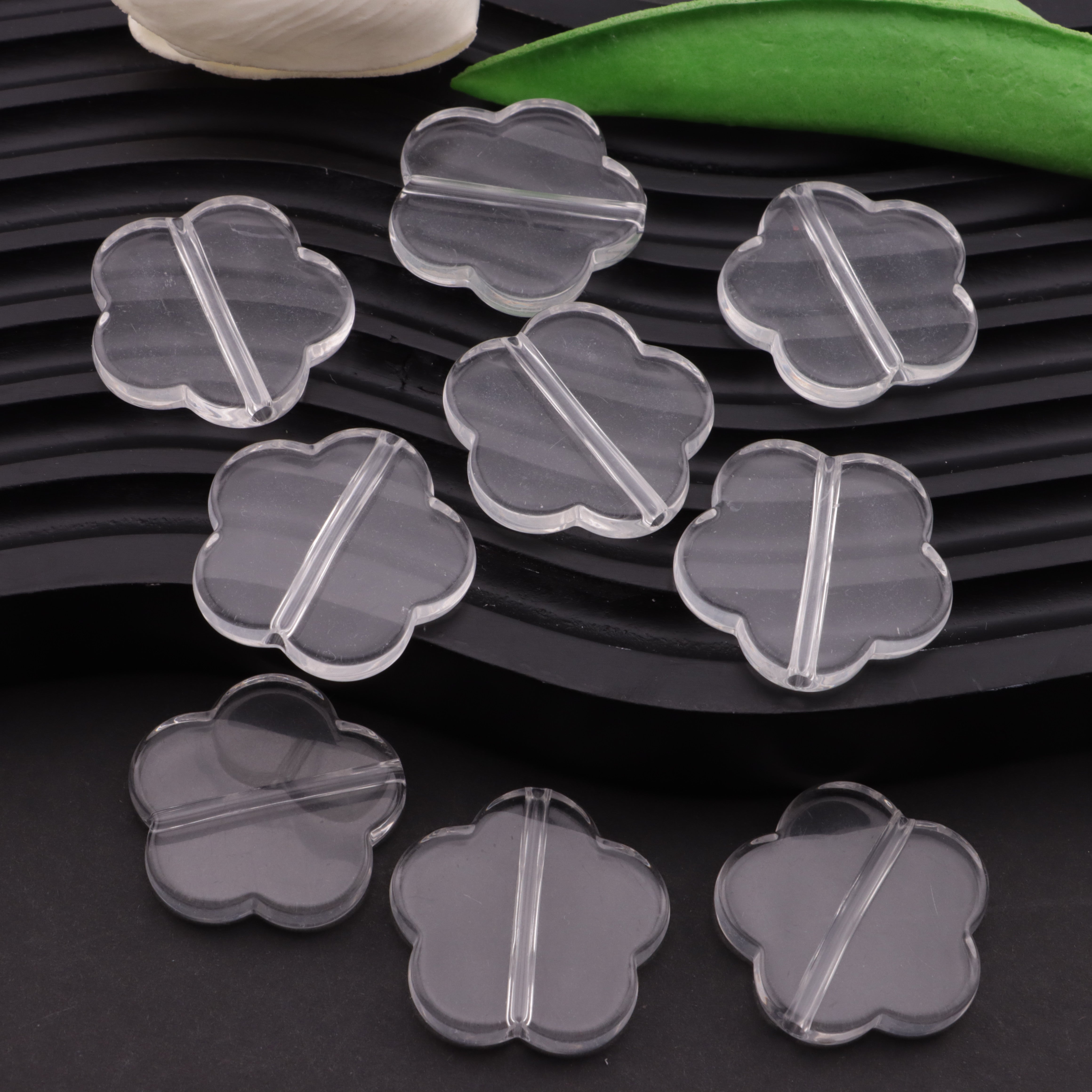FS6218- 32mm Clear Five - Petal Flower - Based Beads
