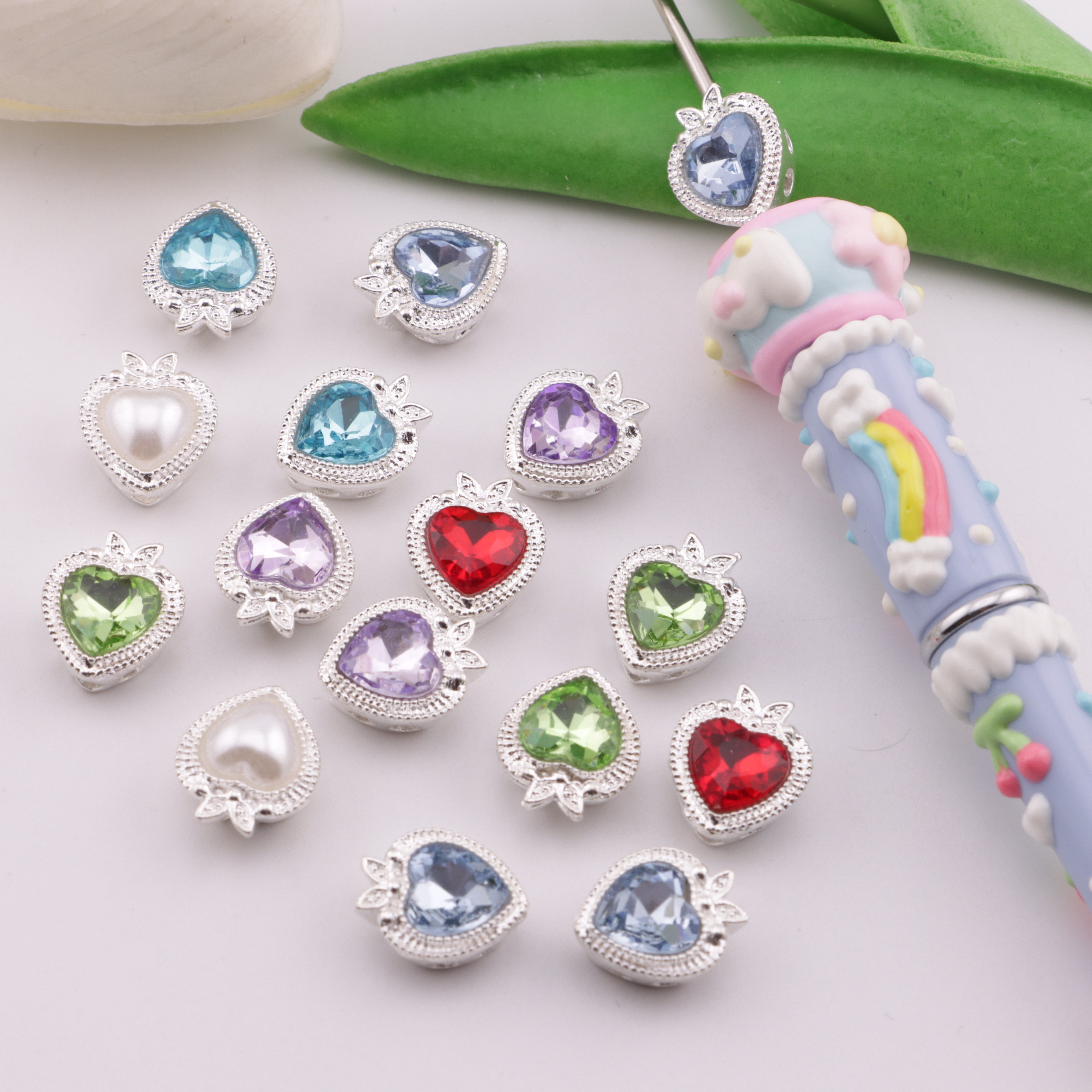 FS6226- Apple 6 Alloy Beads (Not Pen-Passable)