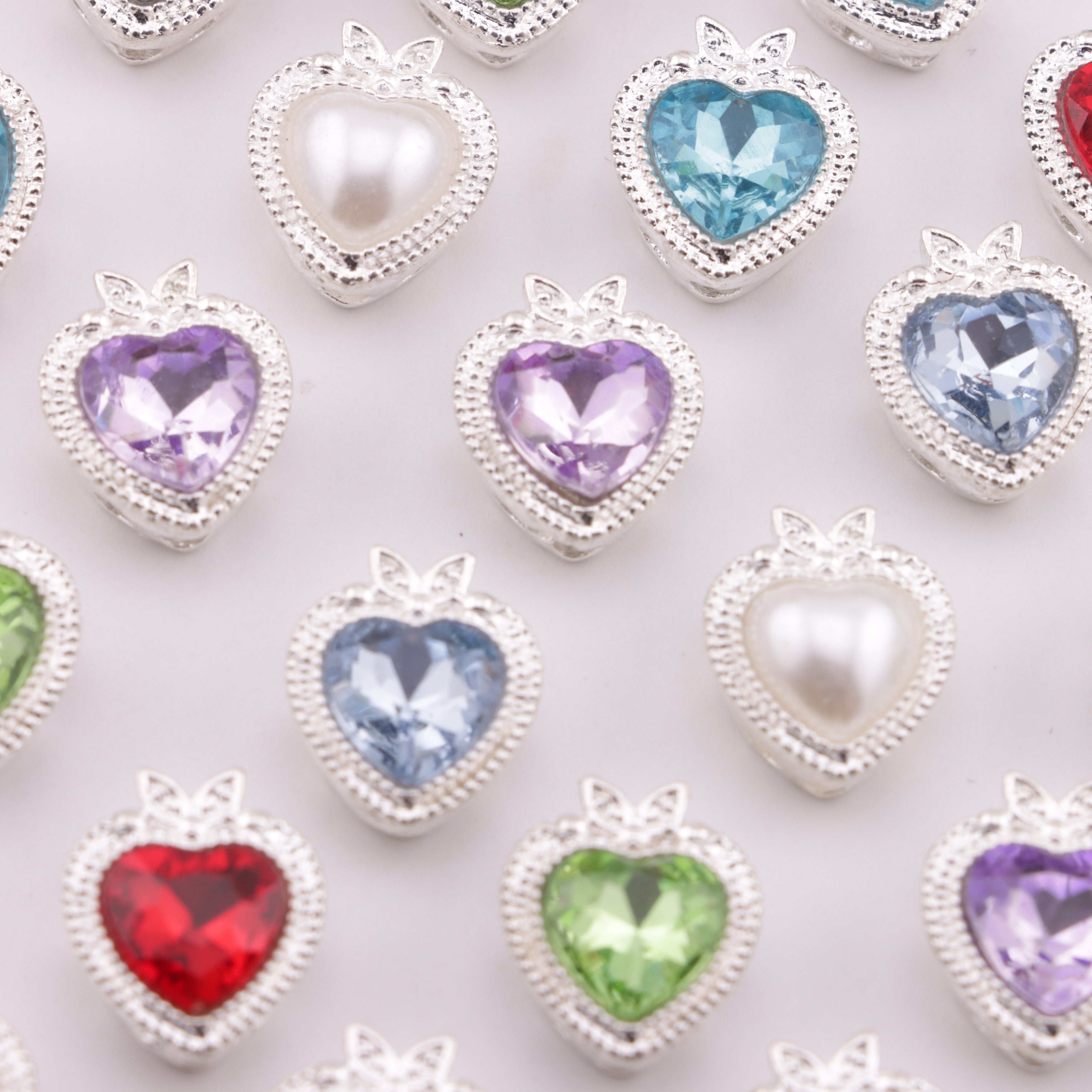 FS6226- Apple 6 Alloy Beads (Not Pen-Passable)