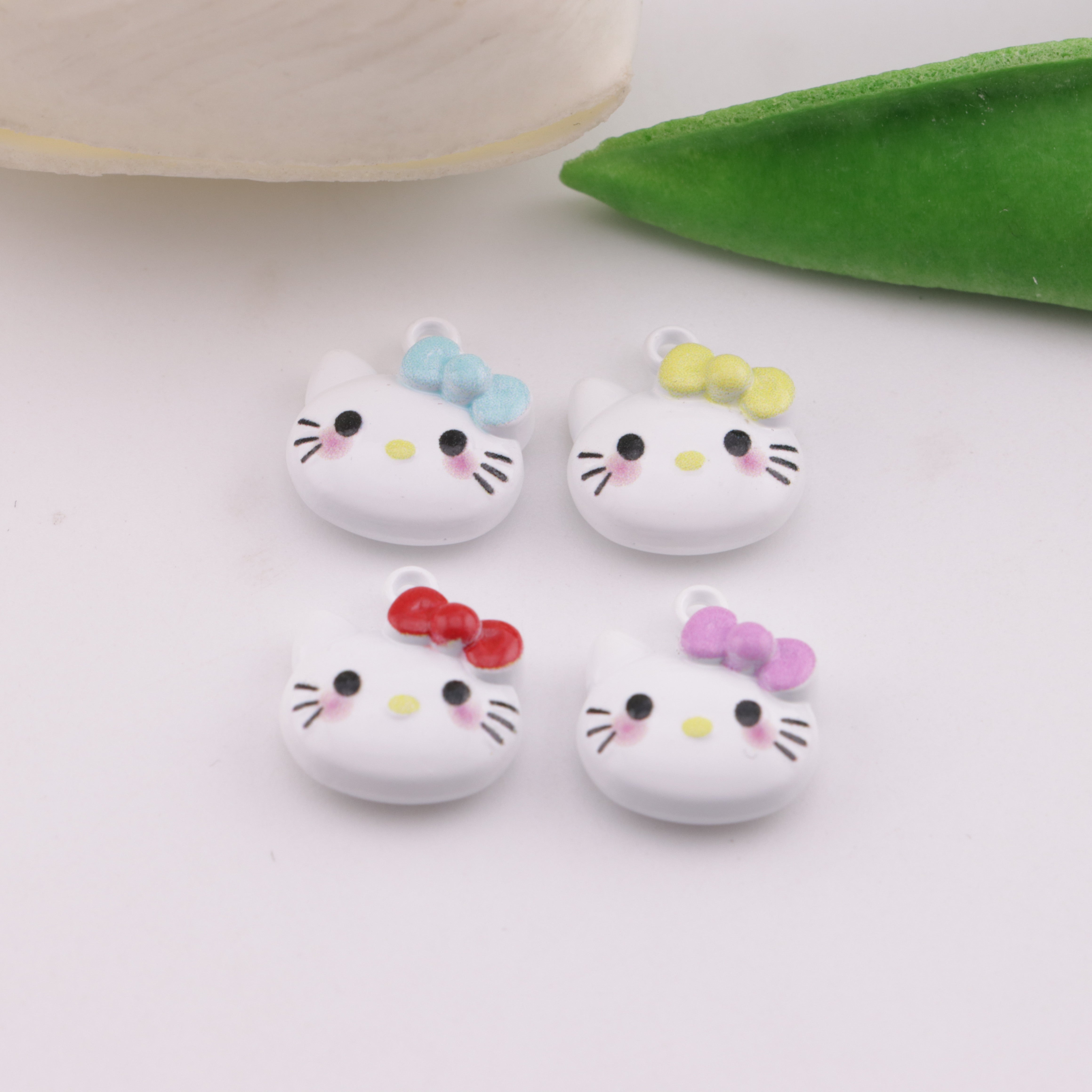 FS6229- HK Alloy Pendant