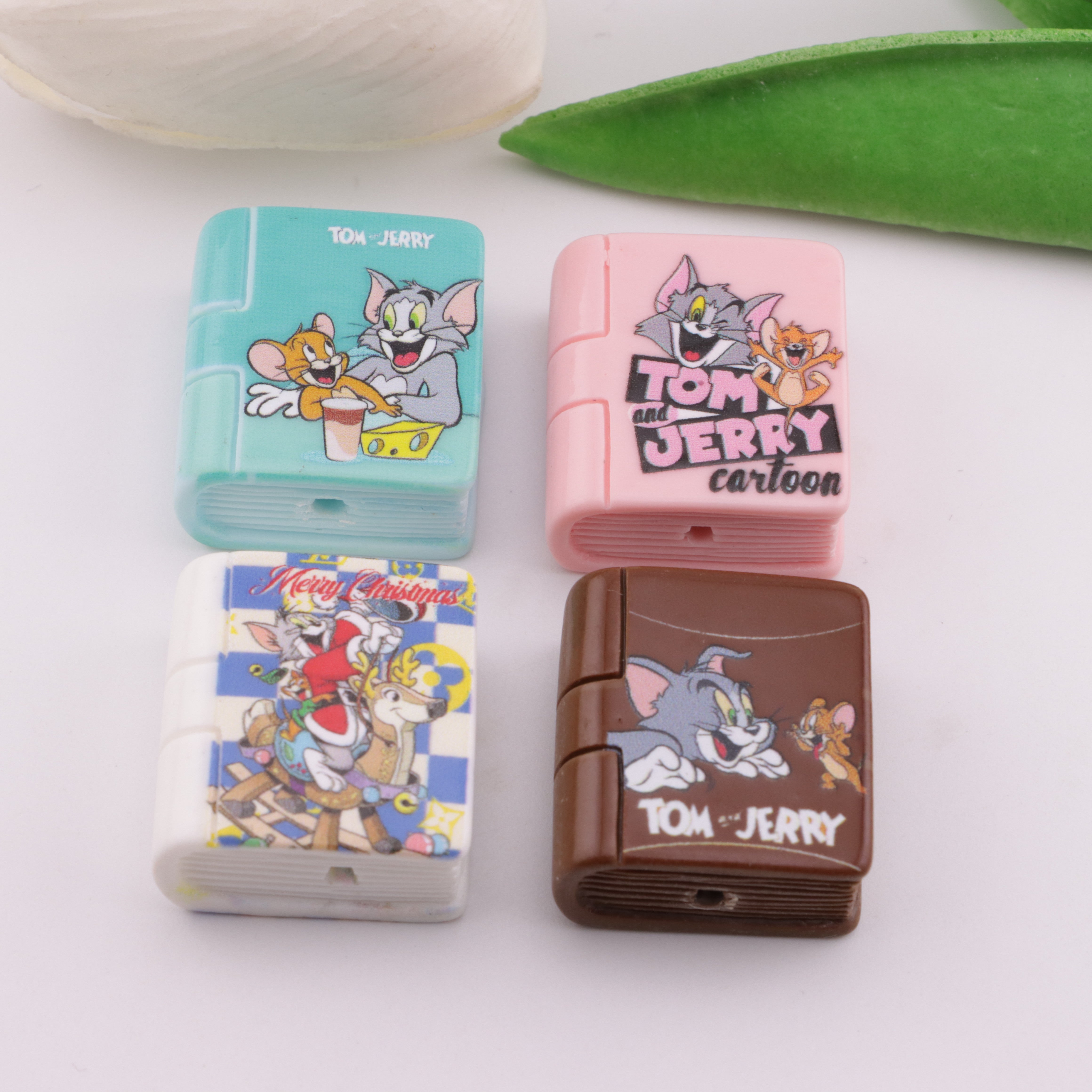 FS6230- Tom&Jerry Acrylic Book Beads
