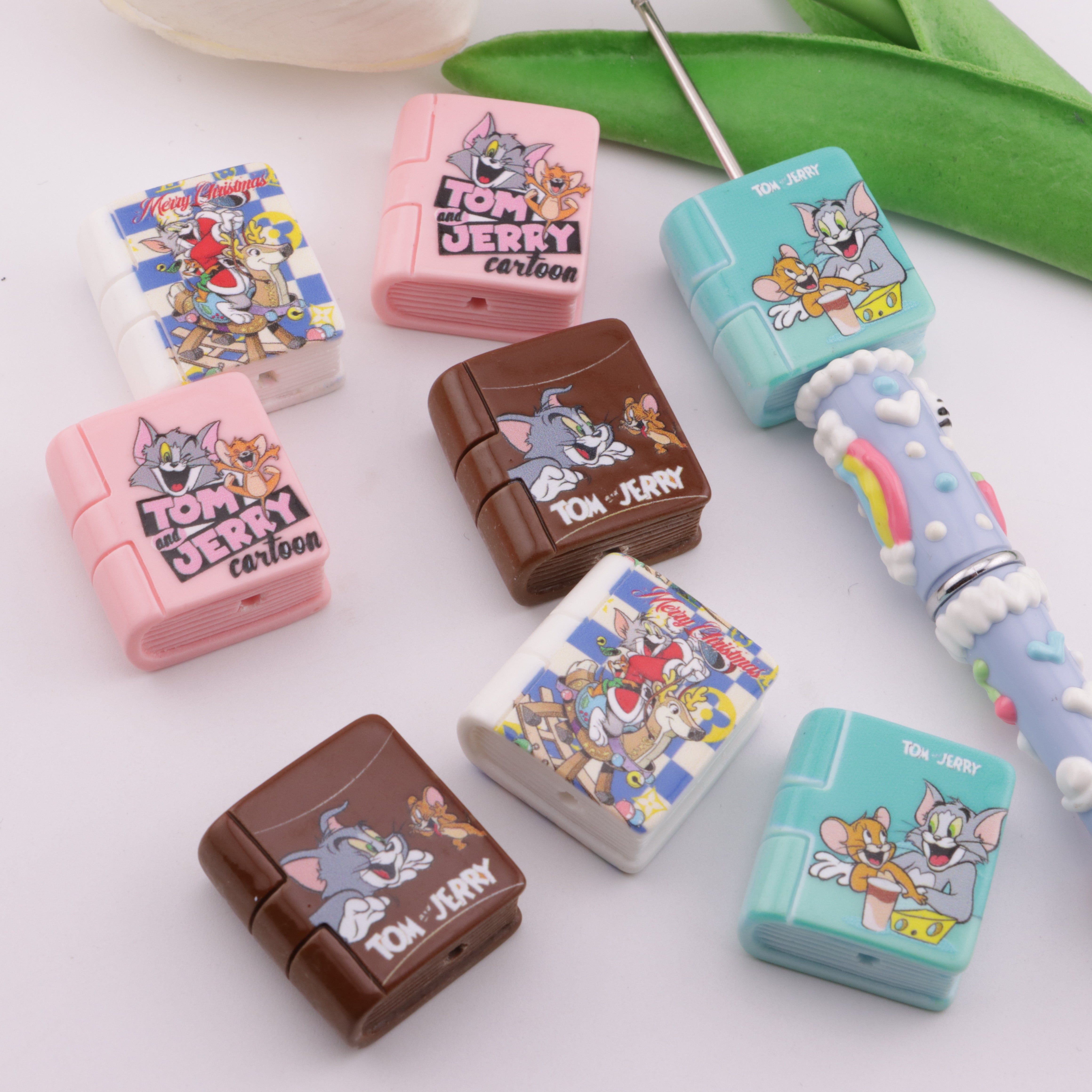 FS6230- Tom&Jerry Acrylic Book Beads