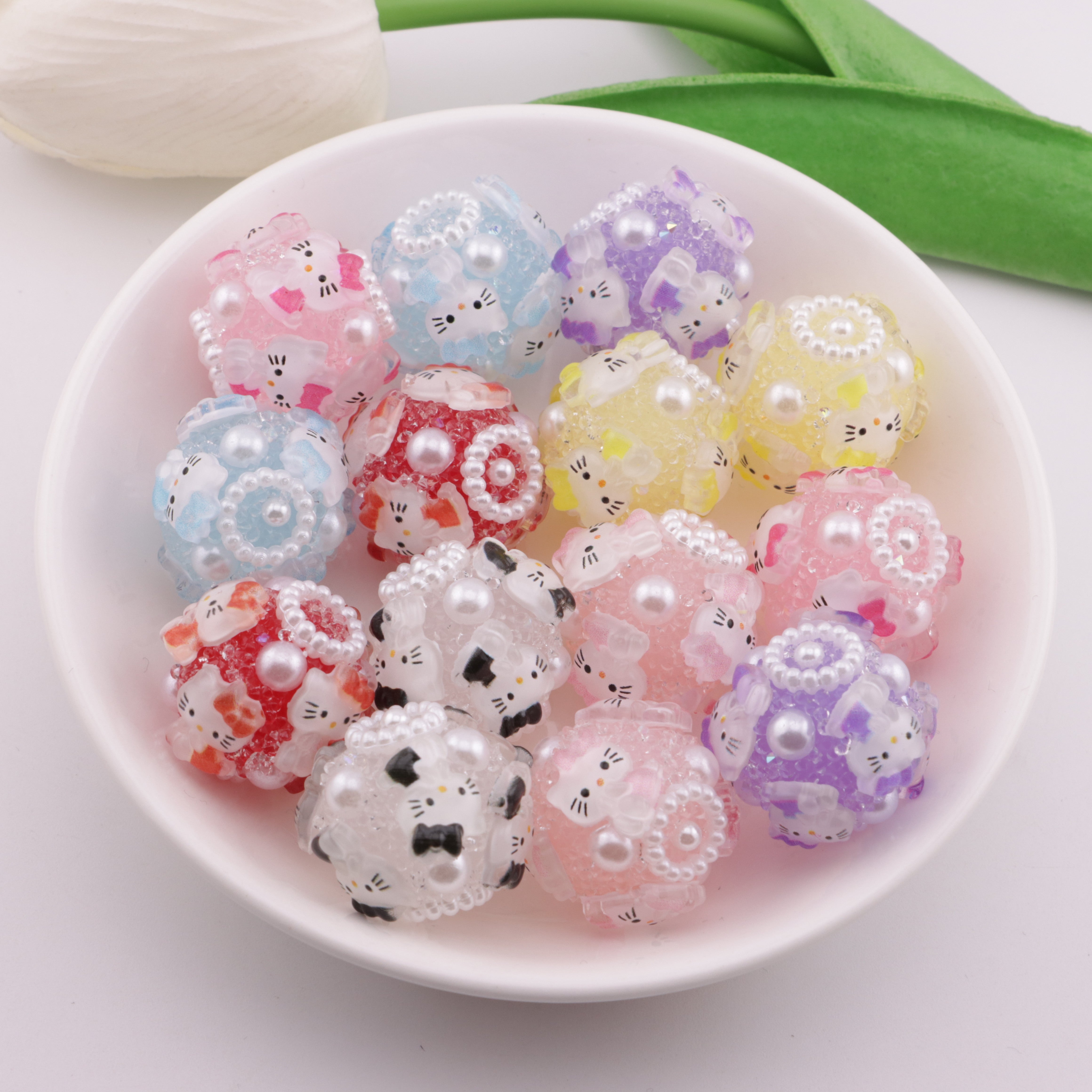 FS6236- Hk Sugar Beads