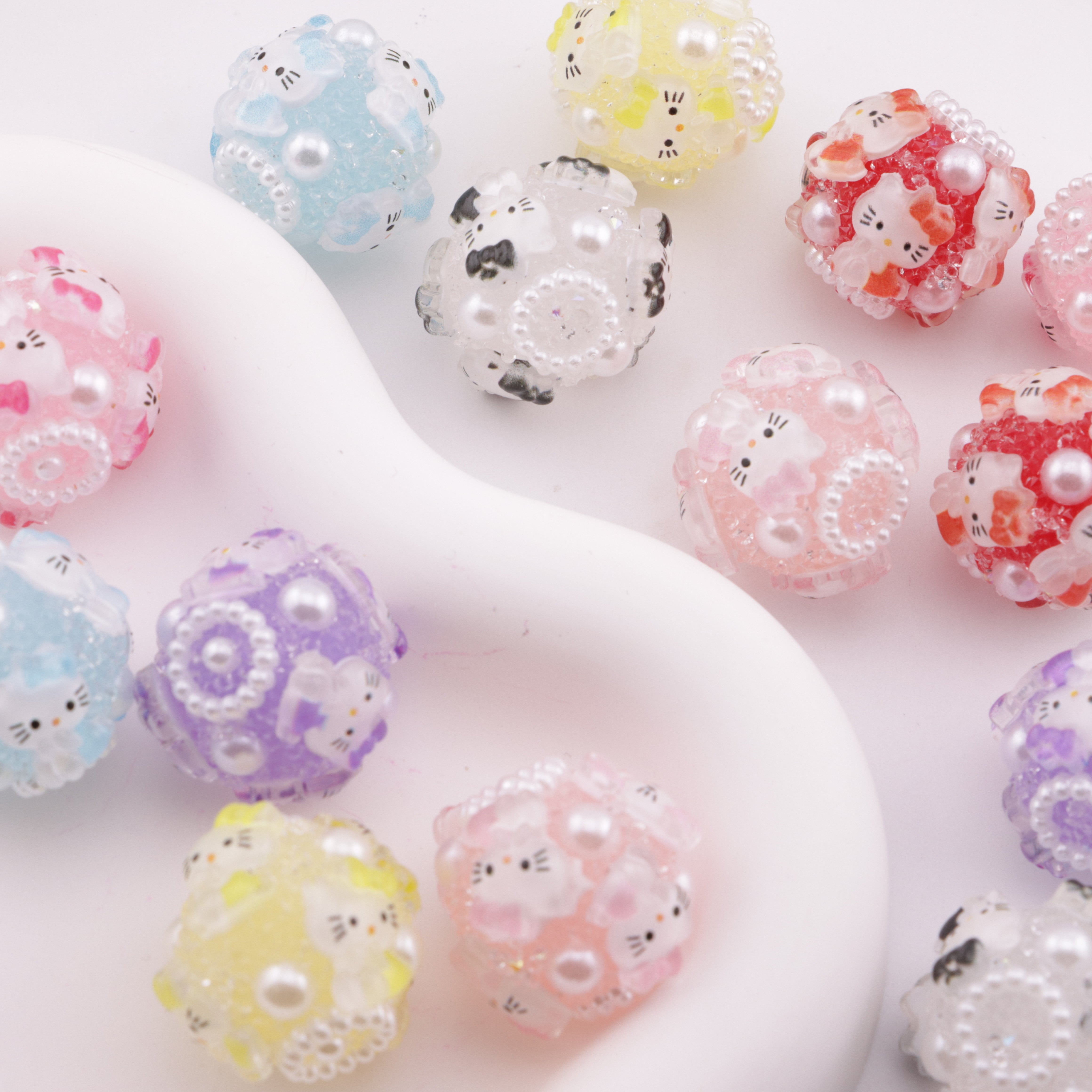 FS6236- Hk Sugar Beads