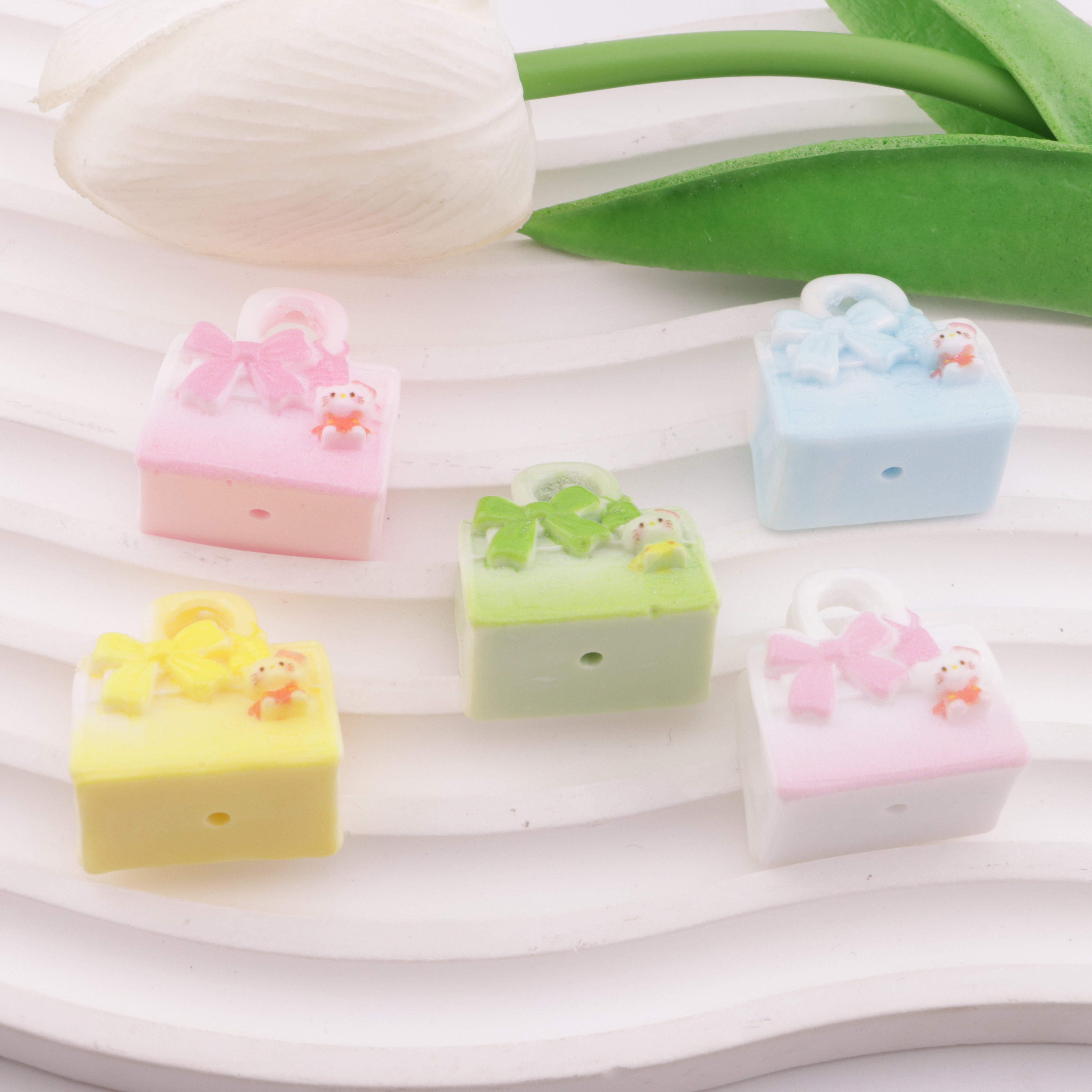 FS6267- Sanrio Bag Resin Beads