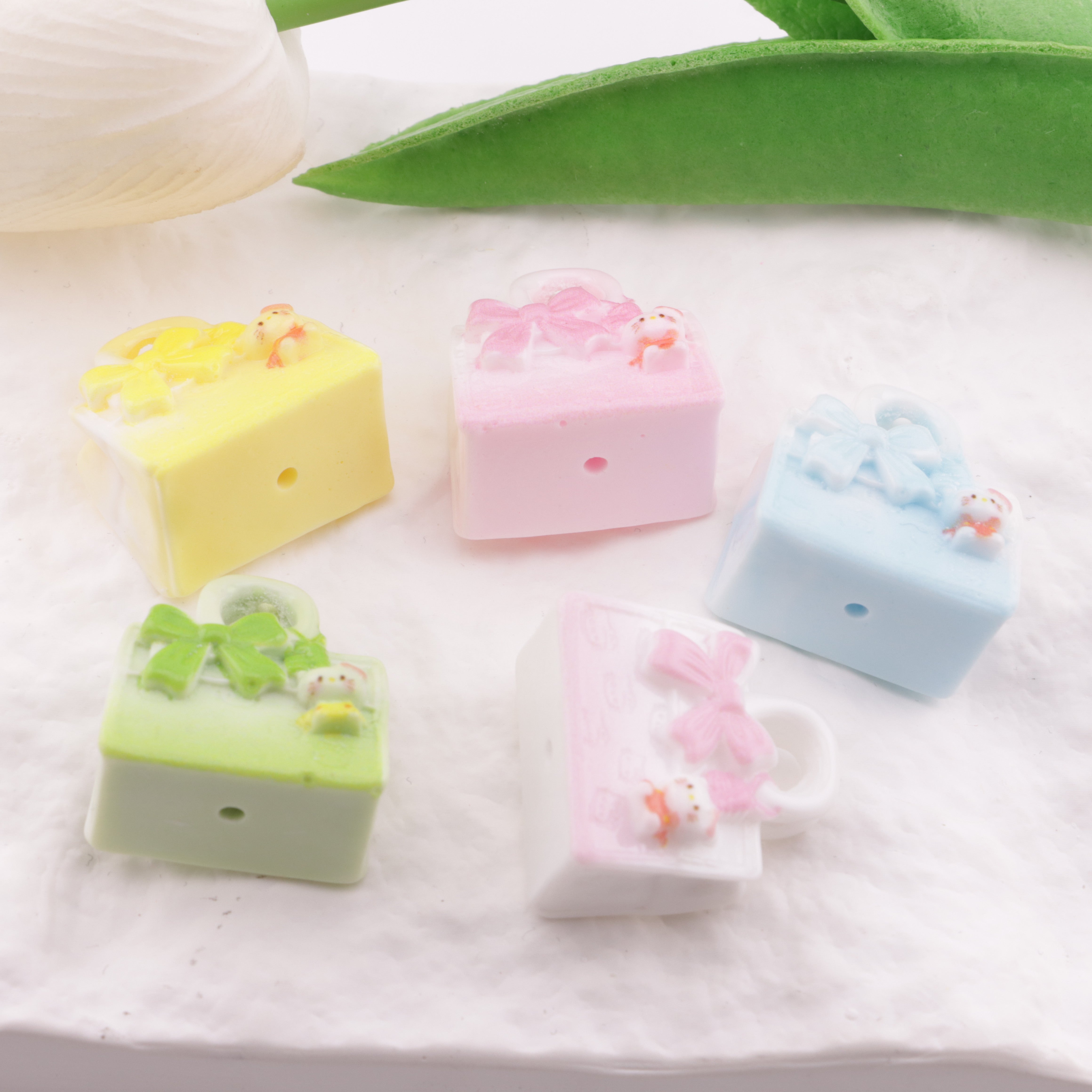 FS6267- Sanrio Bag Resin Beads