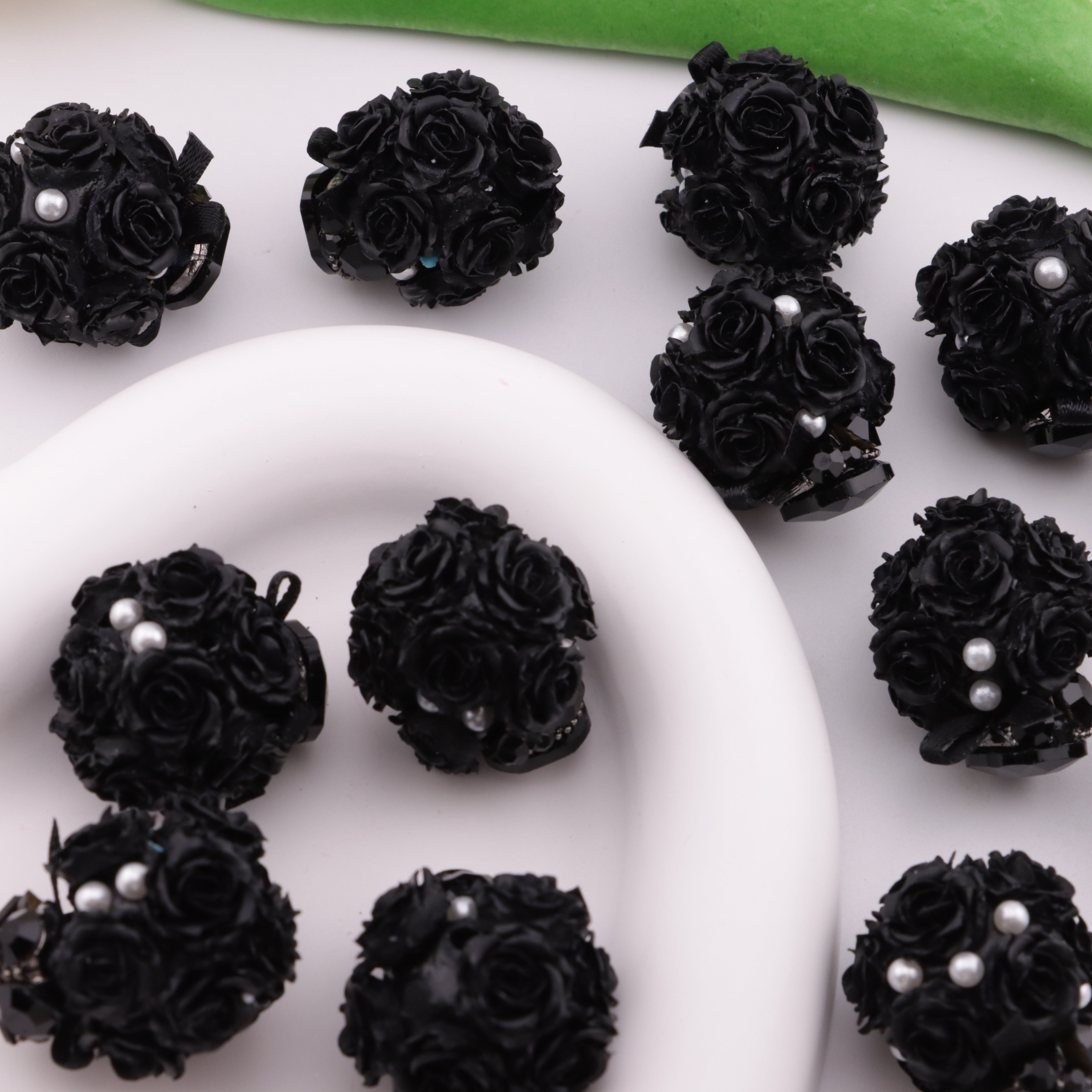 FS6266- 18mm Drilled Flower Ball Ceramic Clay Beads