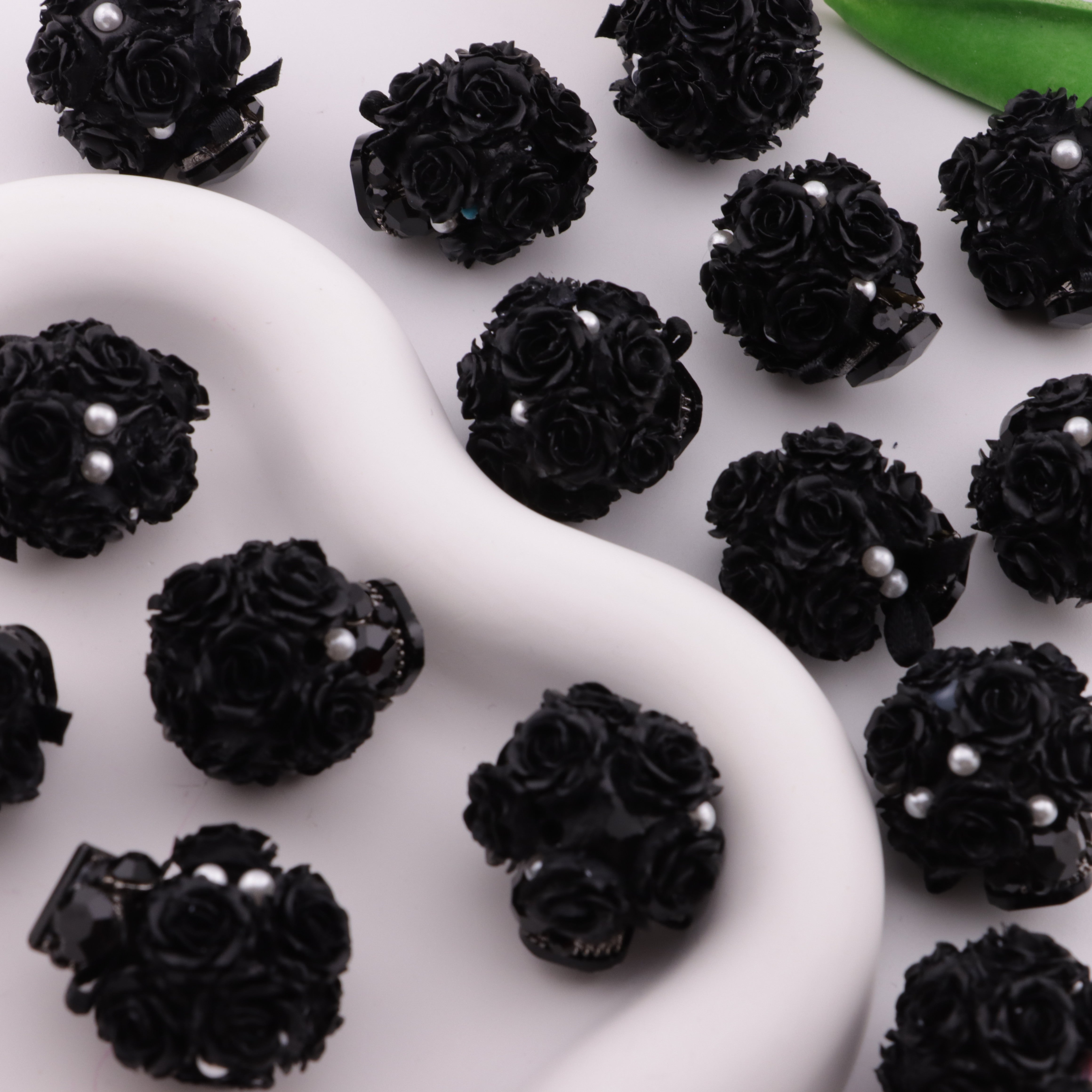 FS6266- 18mm Drilled Flower Ball Ceramic Clay Beads