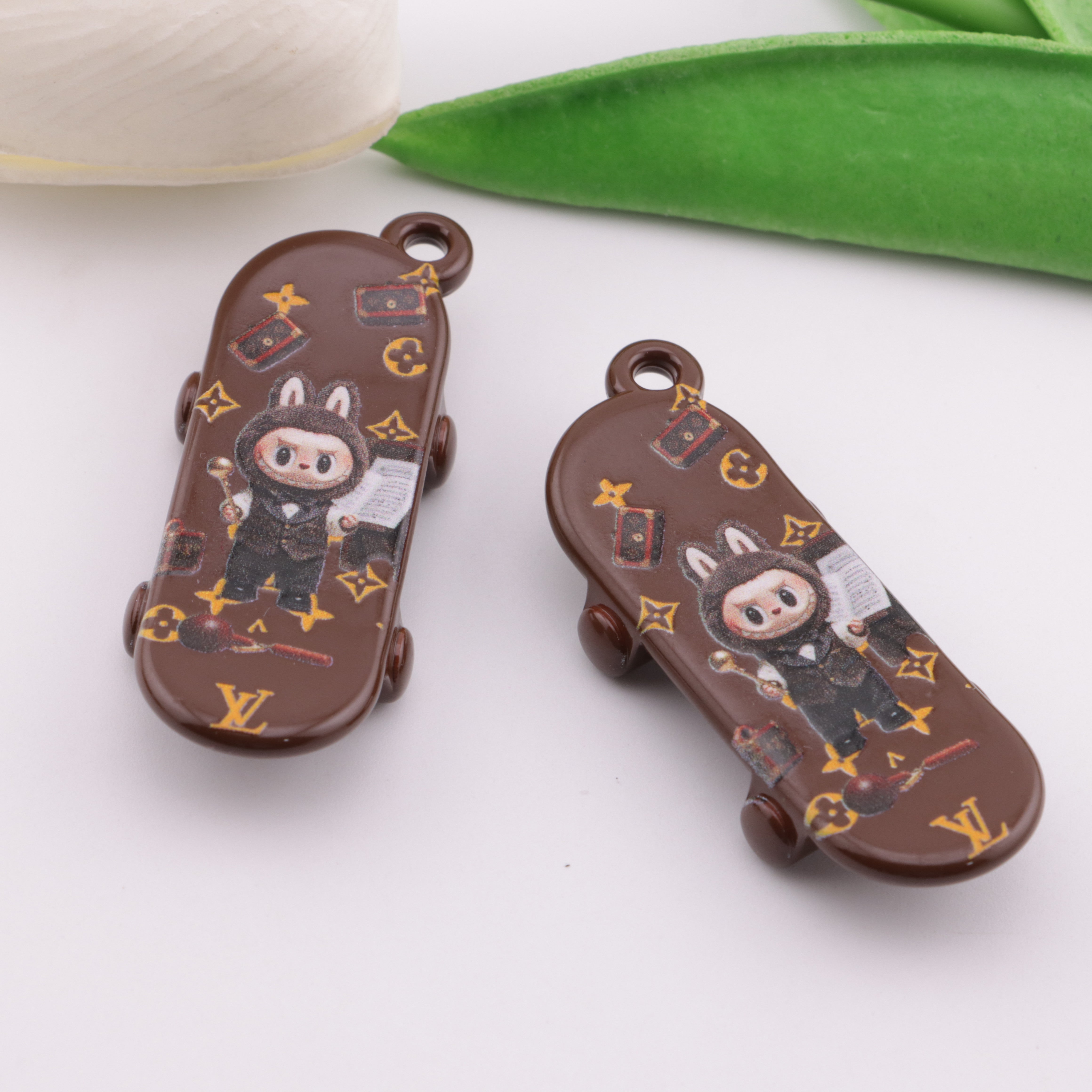 FS6286-LV Labubu Skateboard Pendant Zoe's DIY Shop