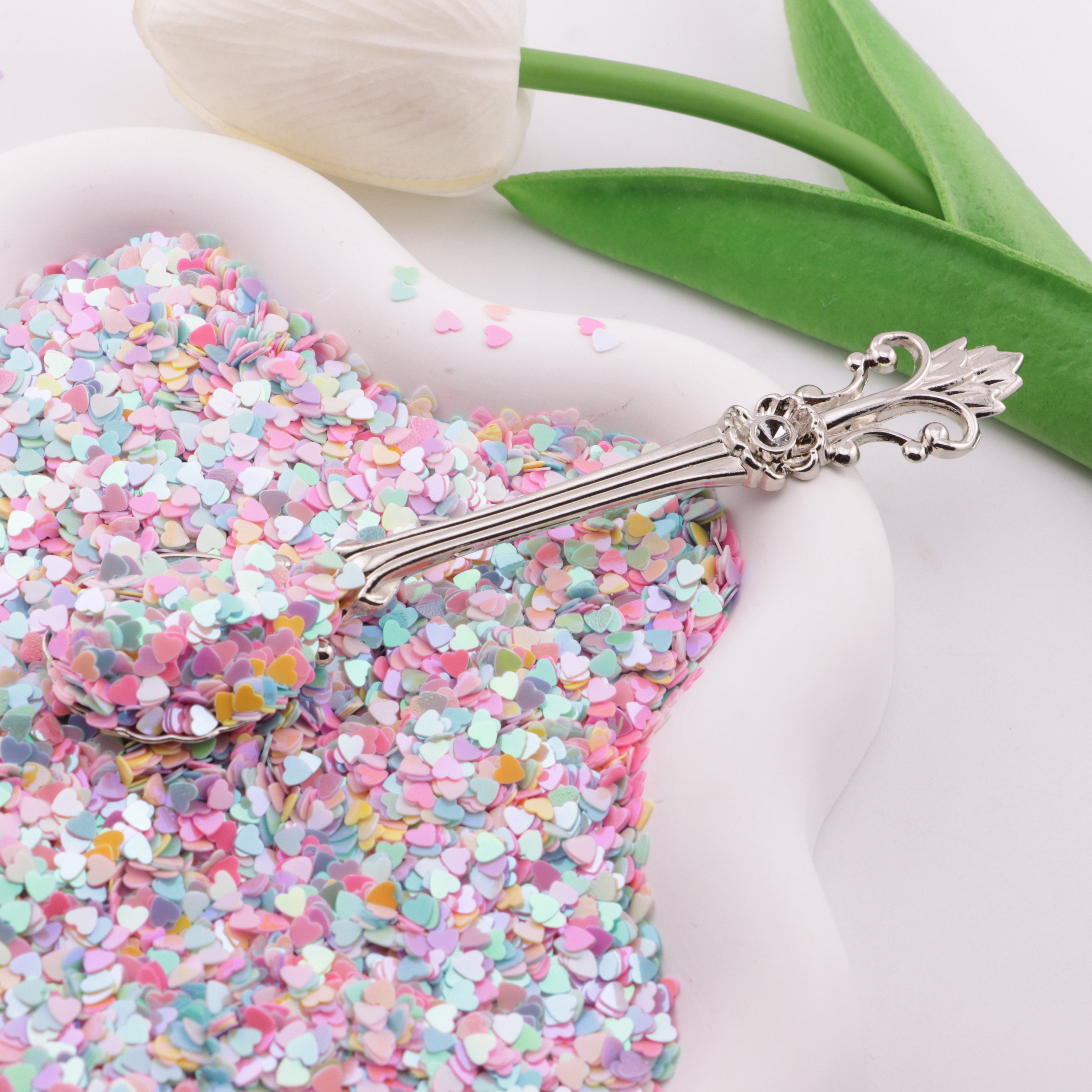 FS6300- About 9×10mm Luminous Heart Charms Glow-In-The-Dark Heart Embedded Flower Patches