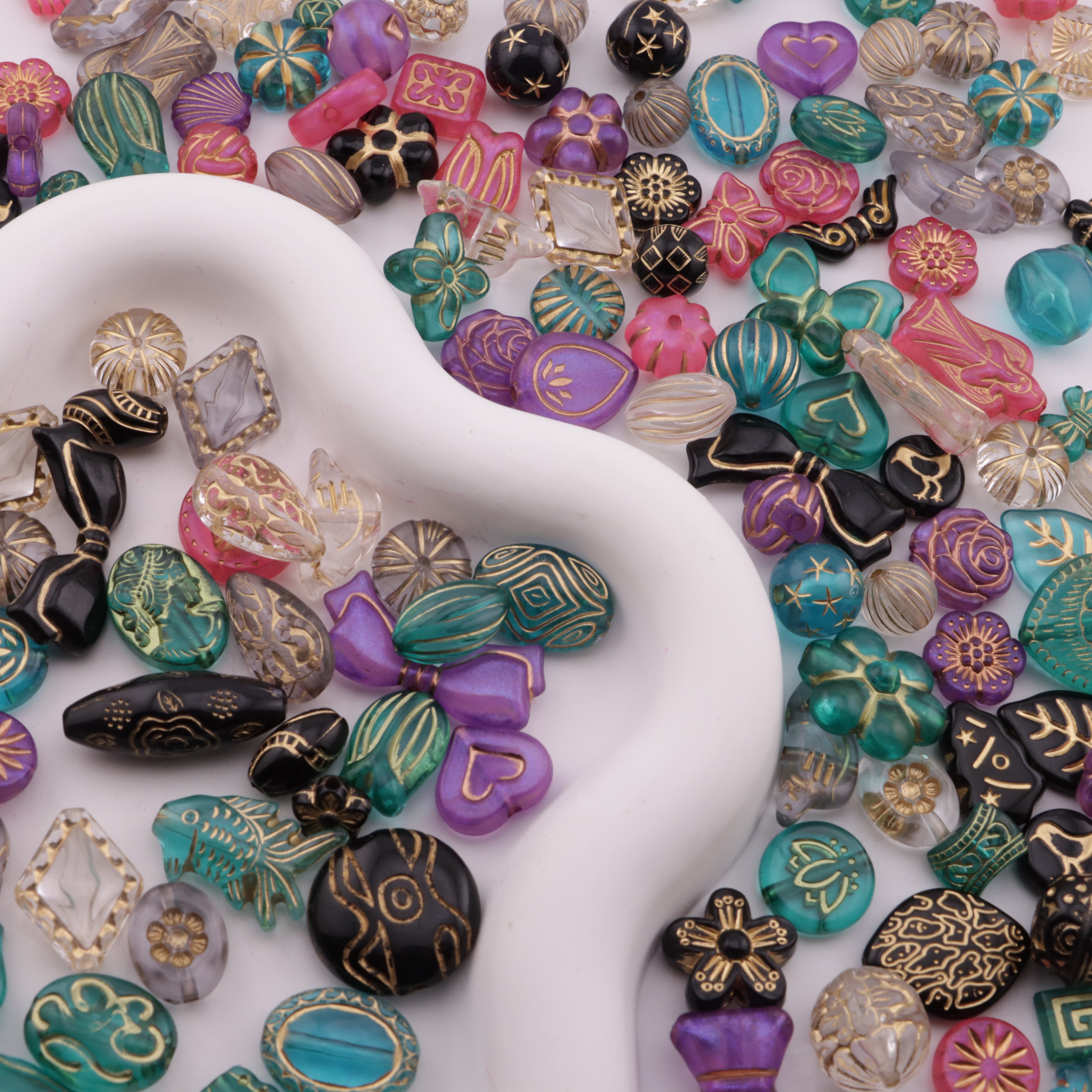 FS6297- Mixed Style Gold Line Beads