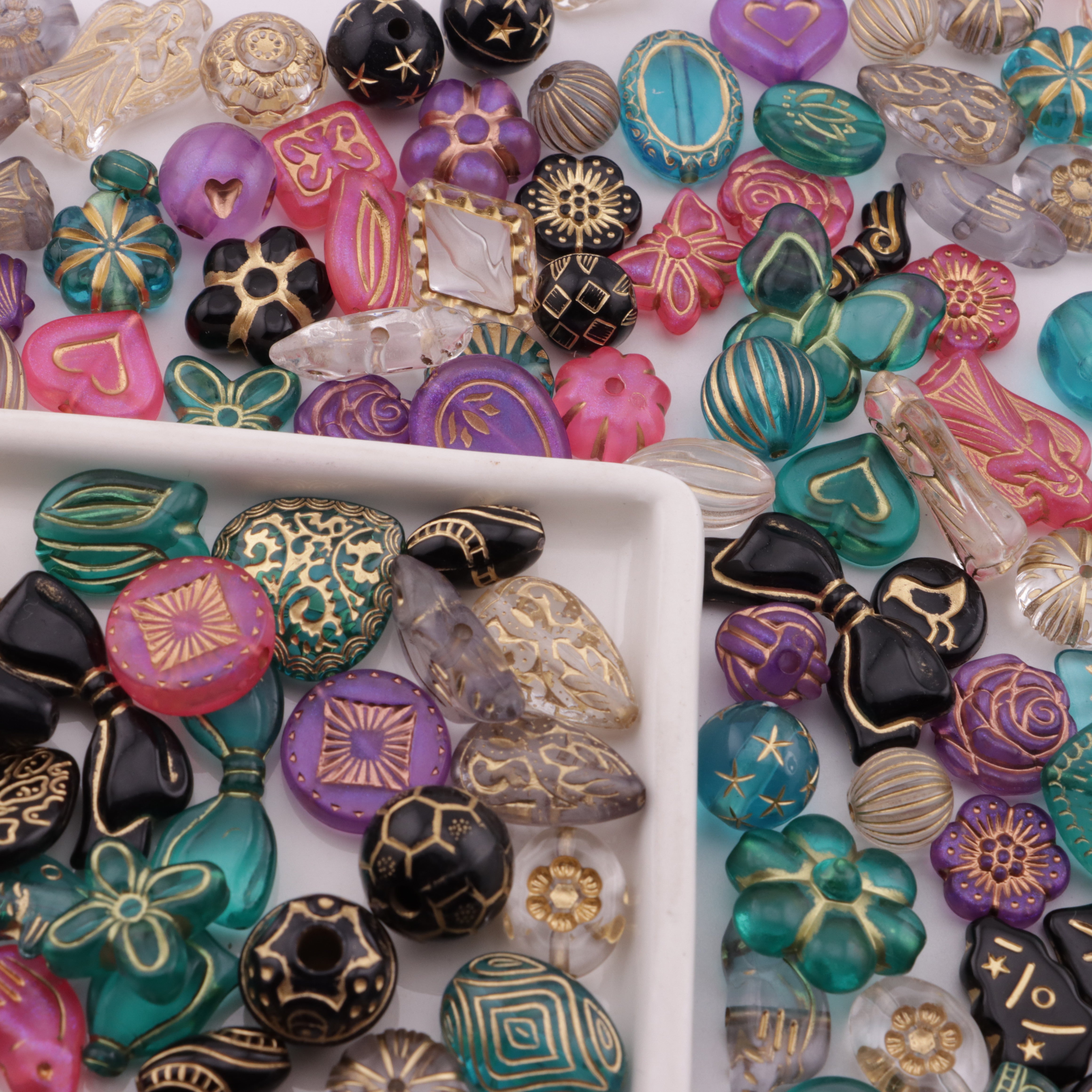 FS6297- Mixed Style Gold Line Beads