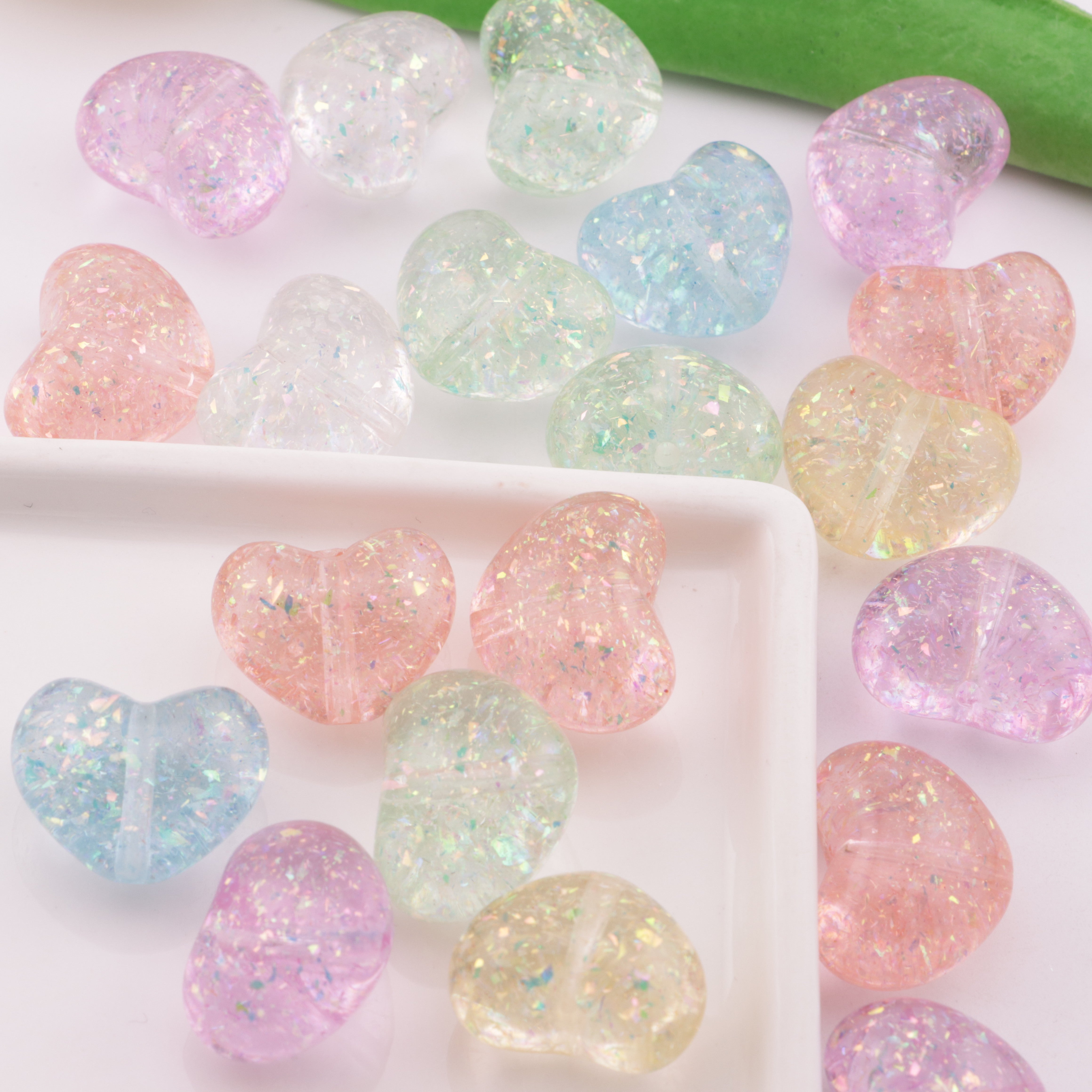 FS6337- 19mm Heart Gold Foil Resin Beads