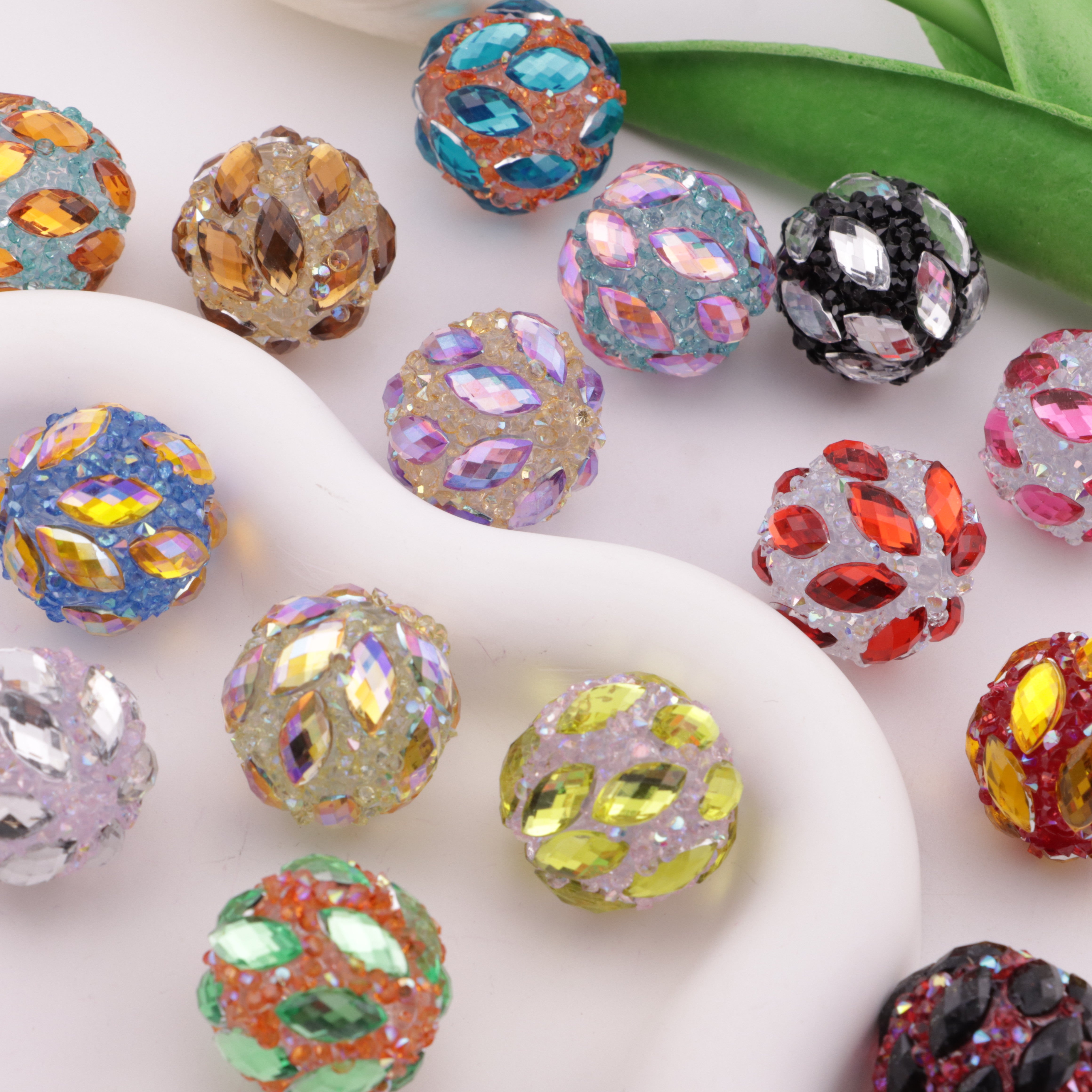 FS6343- 20mm Horse Eyes Diamonds Fancy Beads
