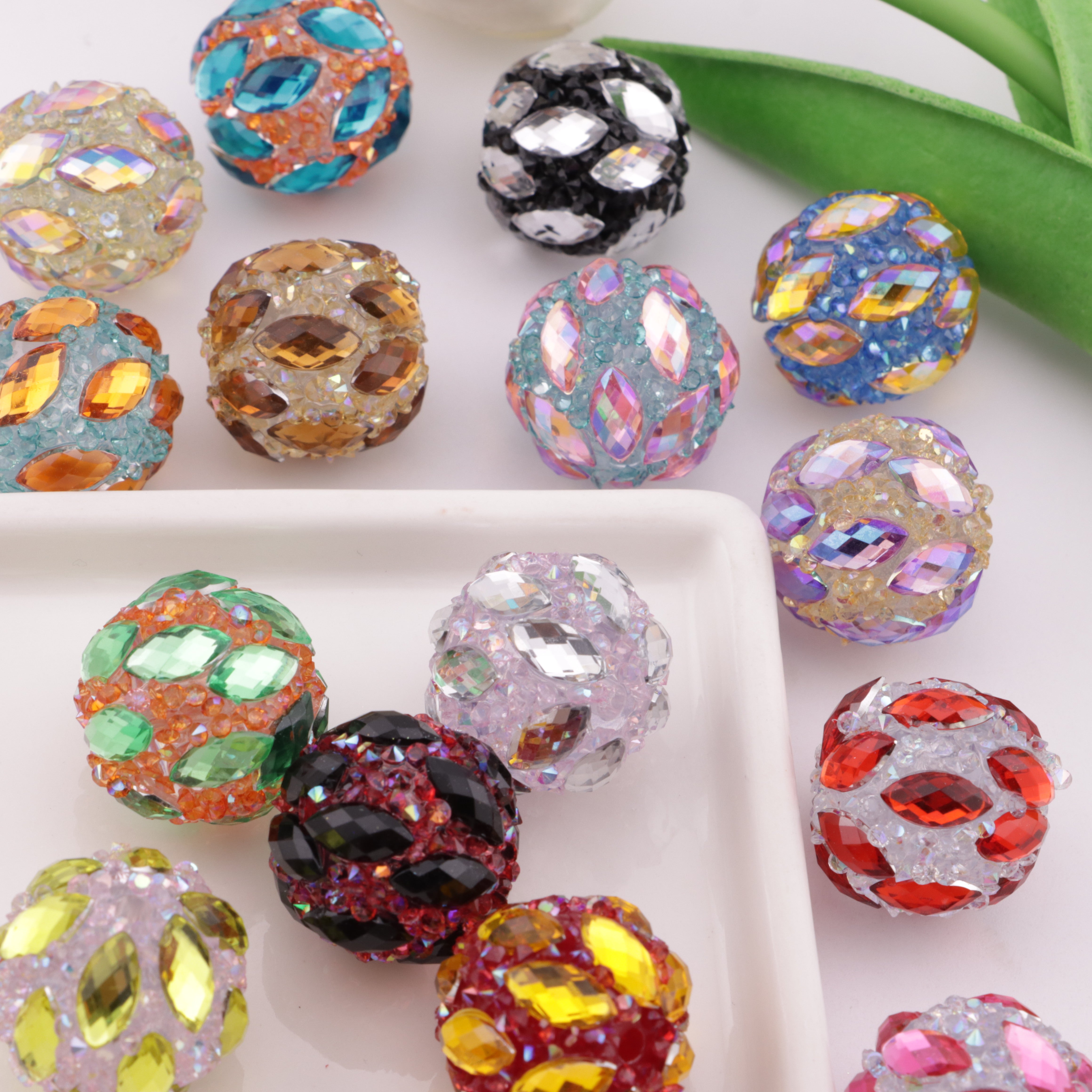 FS6343- 20mm Horse Eyes Diamonds Fancy Beads