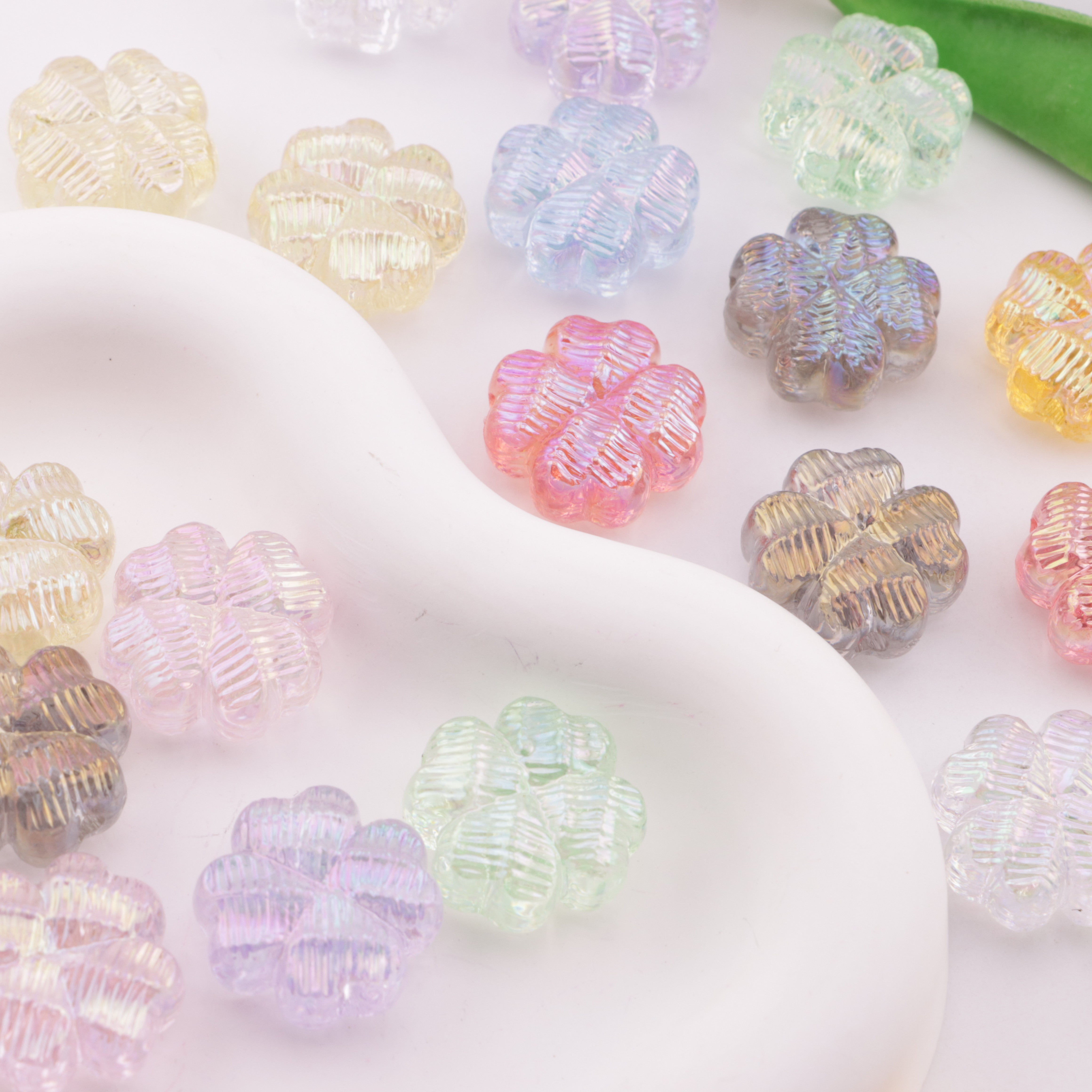 FS6338- 20mm UV Heart 4 Clover Beads