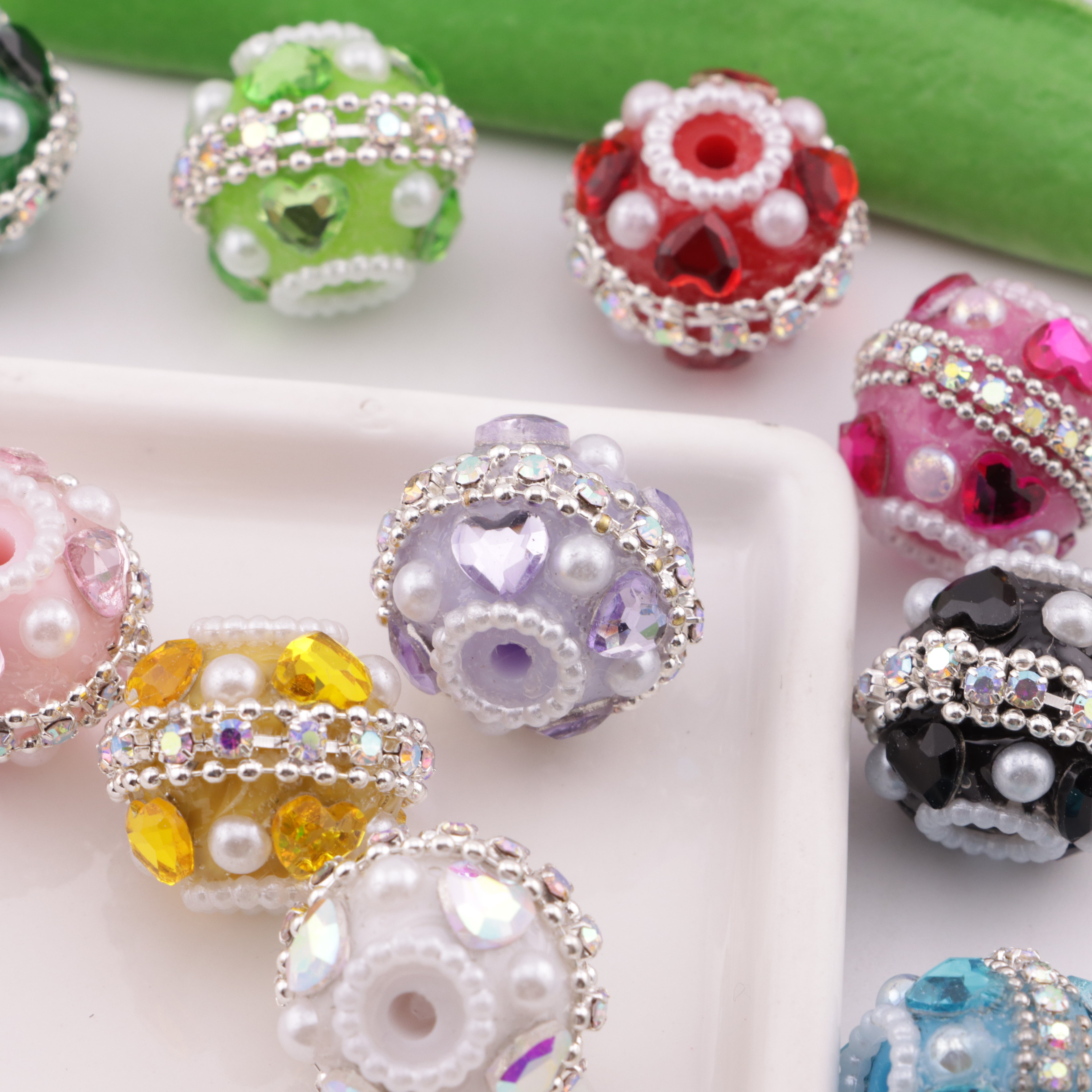 FS6340- 18mm Heart Diamonds Fancy Beads, Heart-Shaped Diamond-Embellished Round Beads