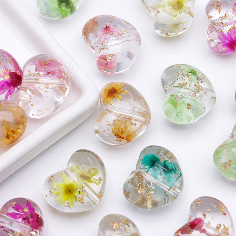 FS4262- Loving - Heart Dried - Flower Resin Beads 20mm