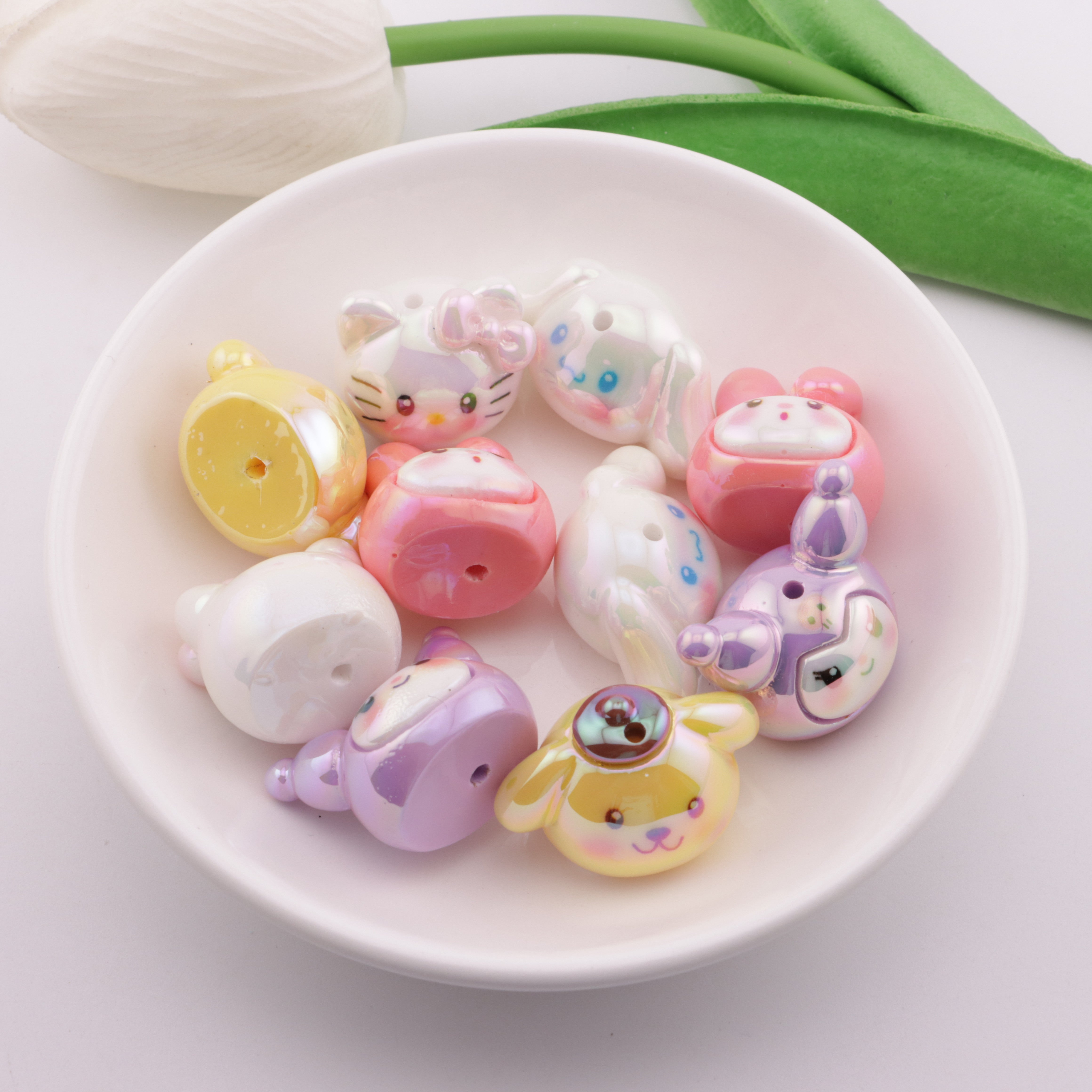 FS6363- Sanrio Head Resin Beads