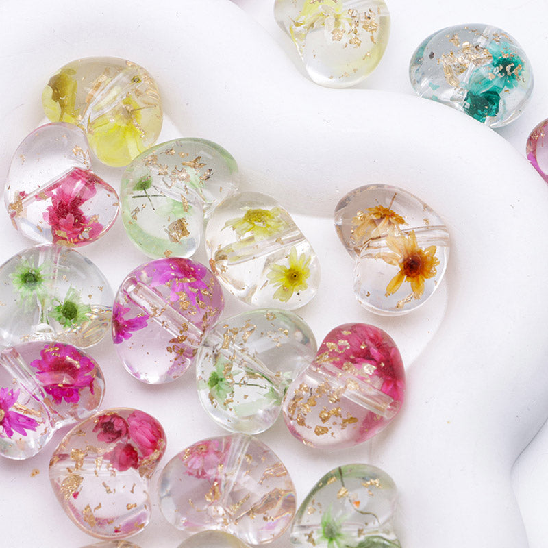 FS4262- Loving - Heart Dried - Flower Resin Beads 20mm