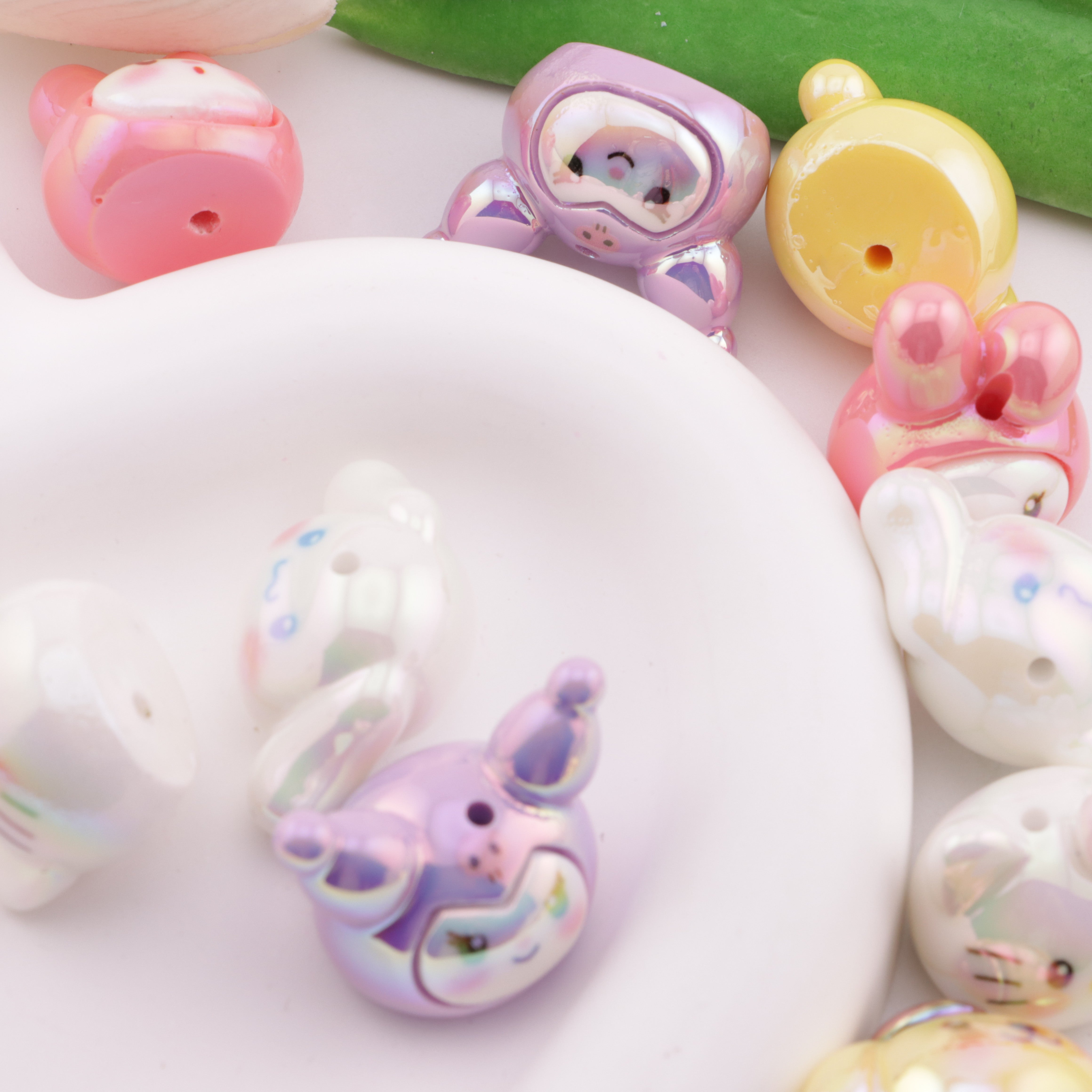 FS6363- Sanrio Head Resin Beads