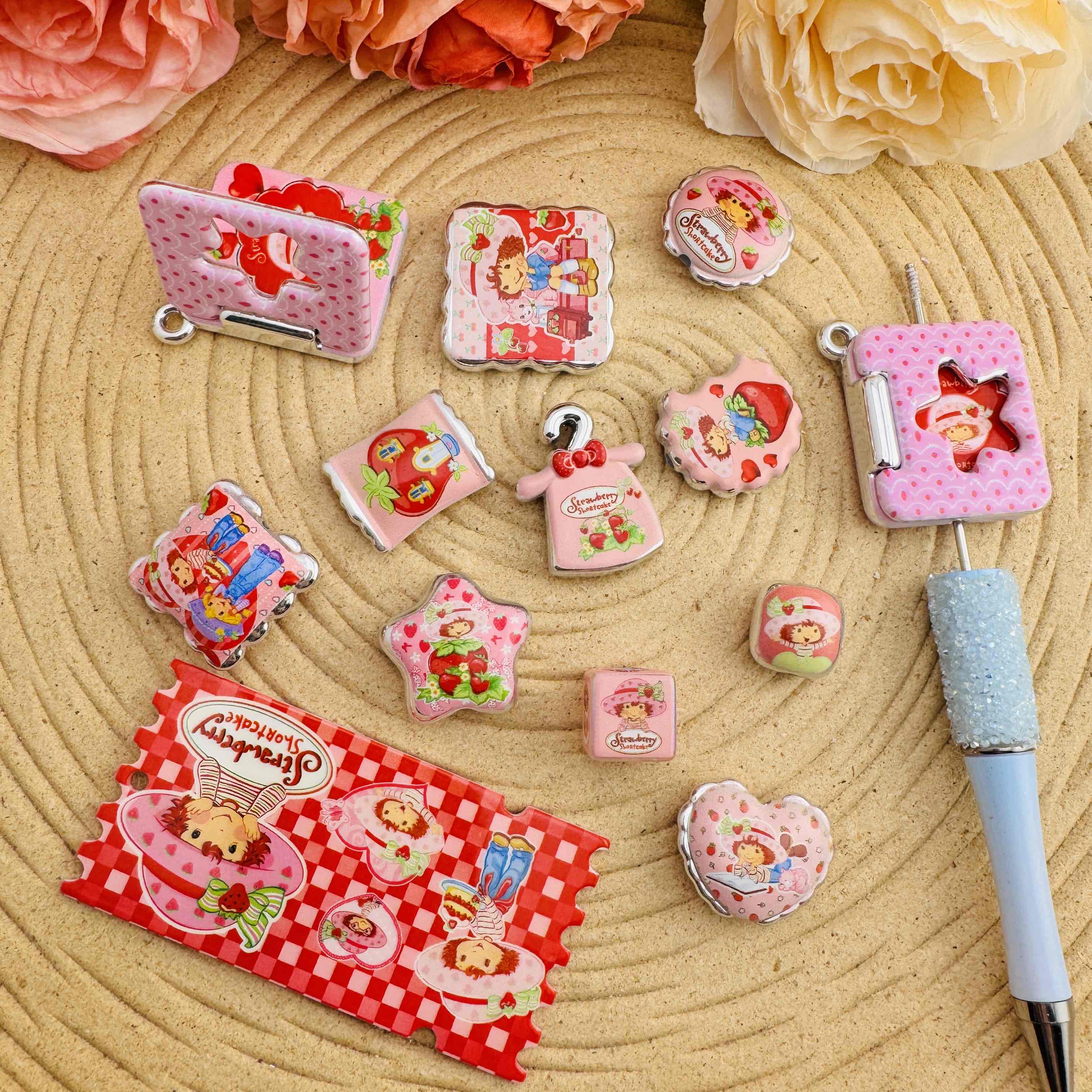 FS10075-Random Mix Strawberry Girl Acrylic Beads For Beaded Pen Keychain Making