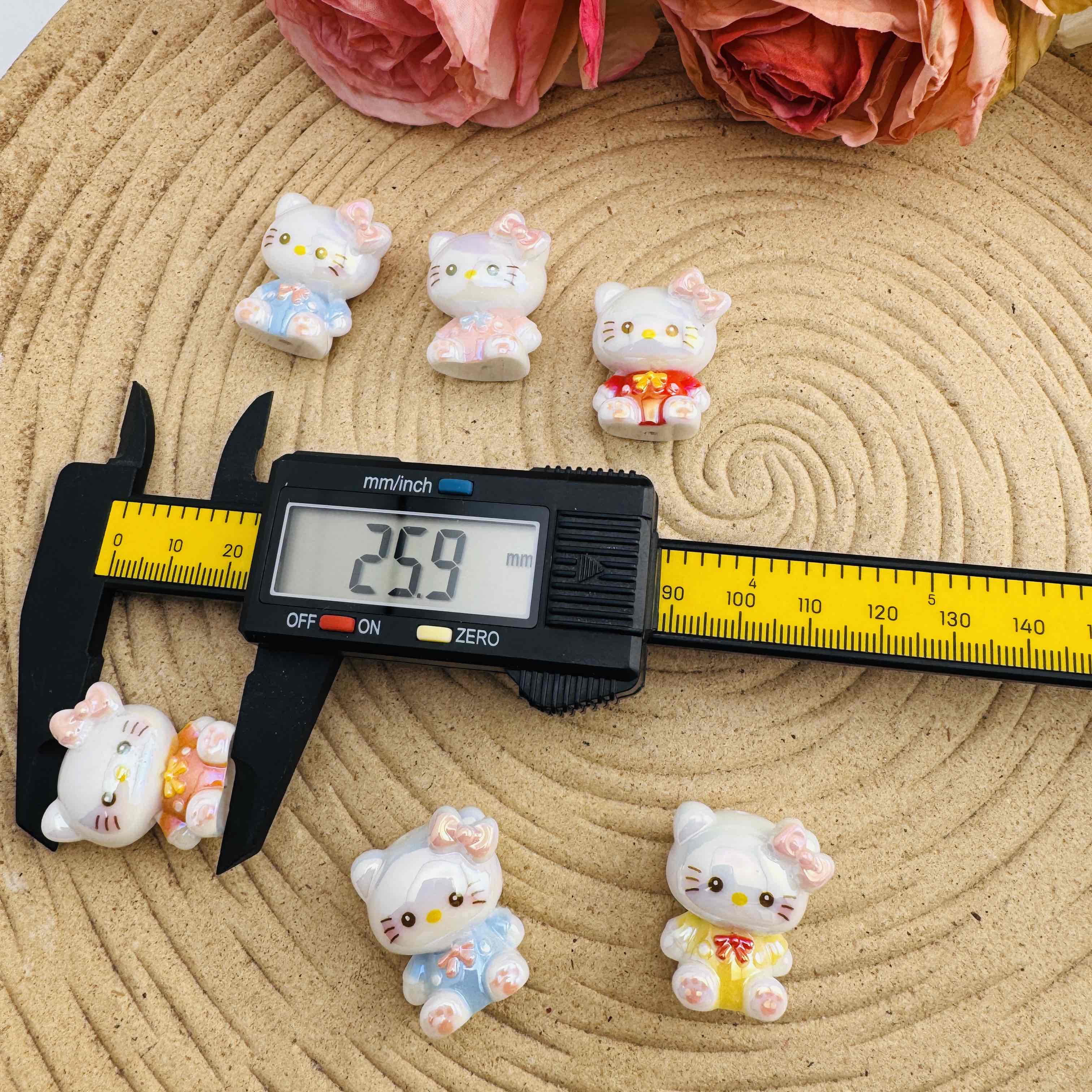 FS10089-About 21×26mm Sitting HK Resin Beads For Making Keychain Beadable Pens