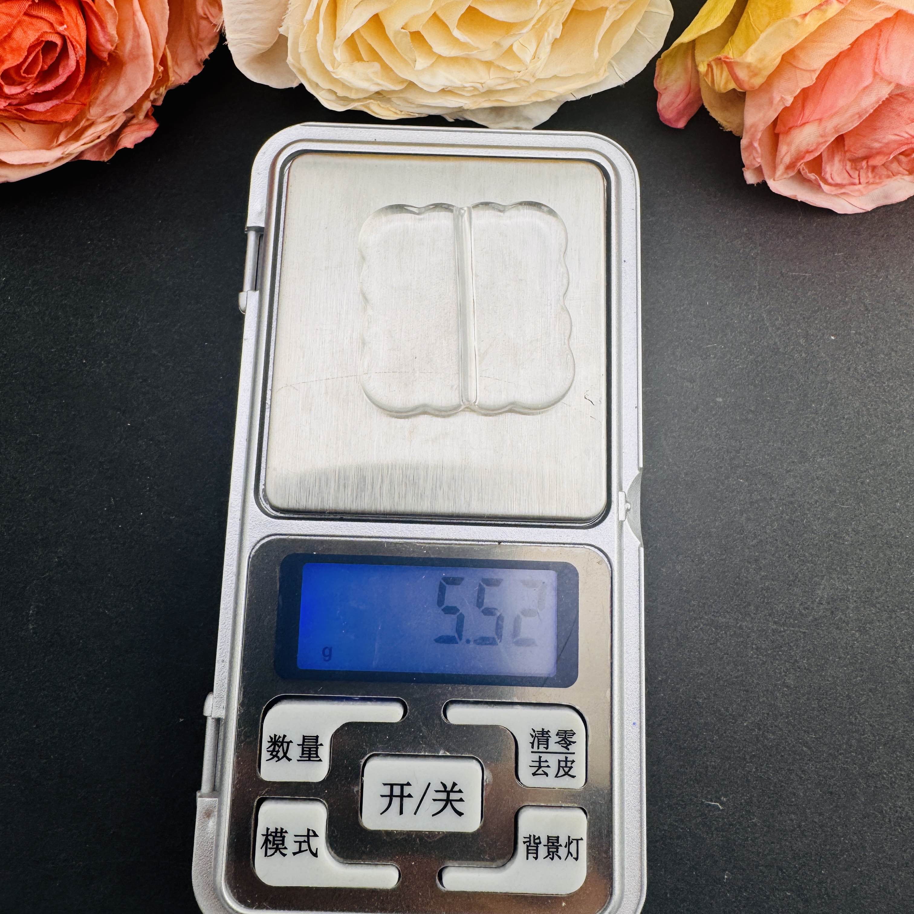 FS10157-About 32mm Wavy Square Clear Based Beads