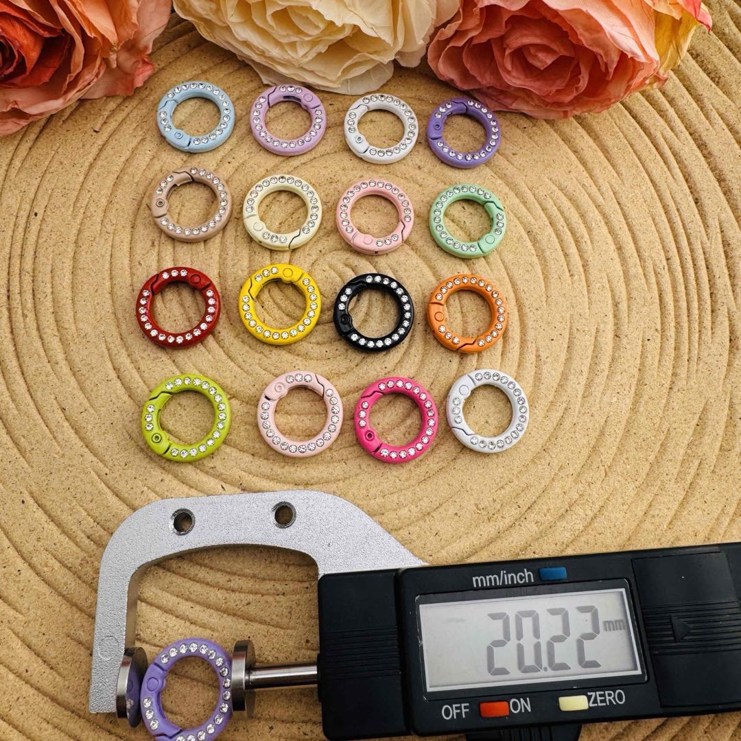 FS10174-20mm Keychain with Diamonds