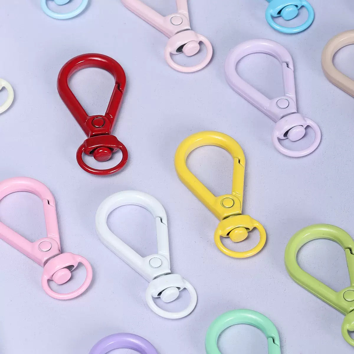 FS10176-Approximately 37×13×8mm Random Mixed Color Keychain