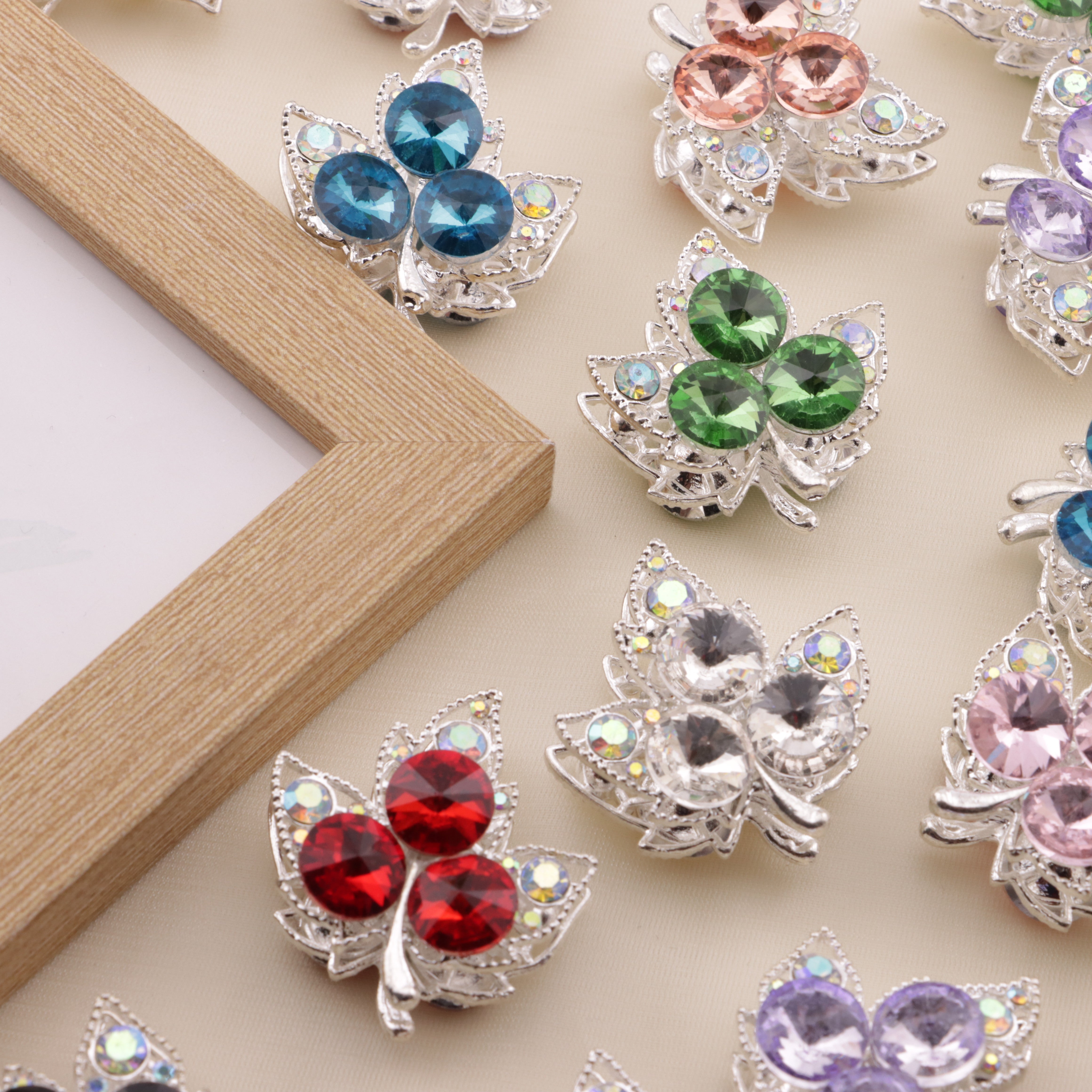 FS6487- Approximately 3.4×3.1×1.8Cm Double-Sided Three-Dimensional Maple Leaf Alloy Beads Zoe's DIY Shop