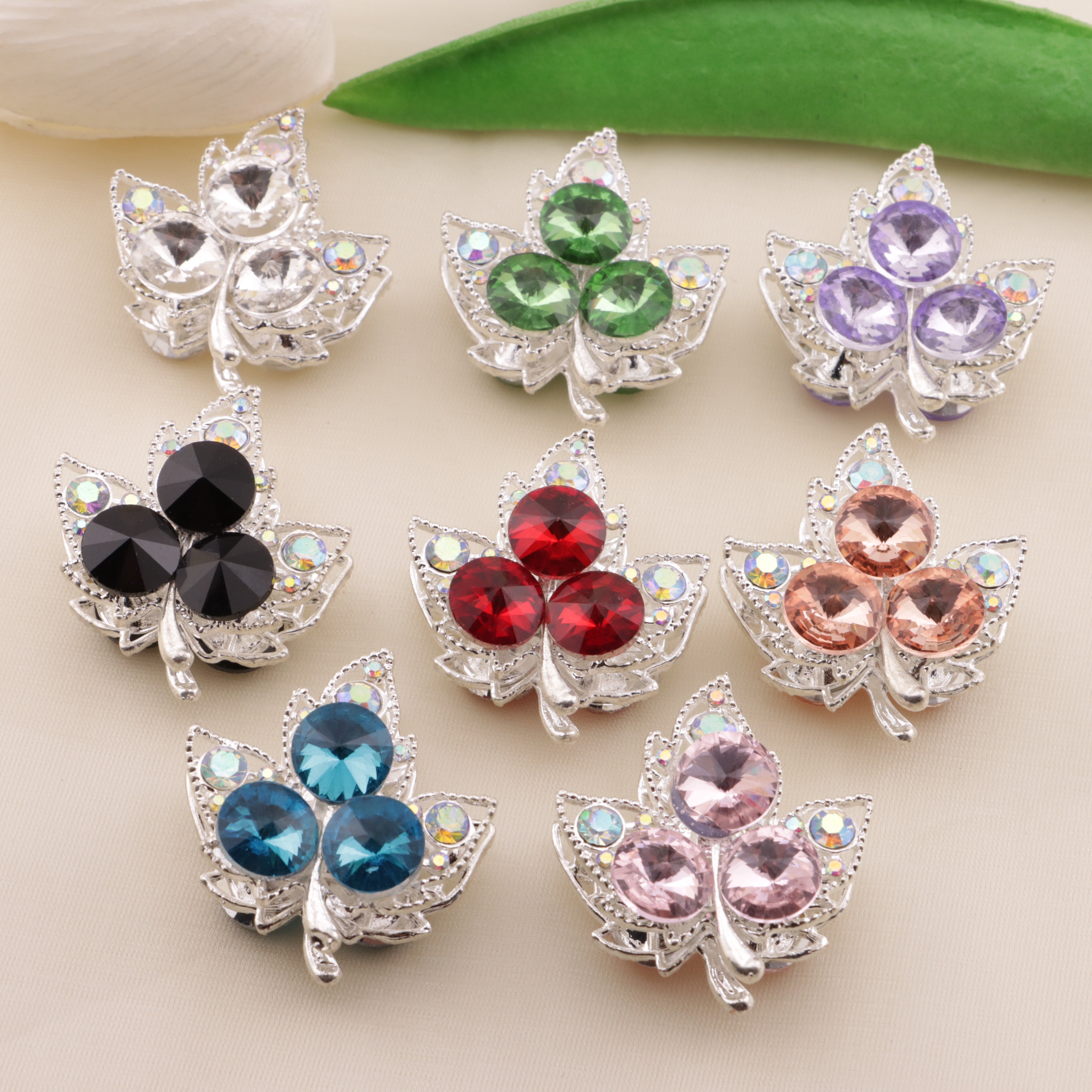 FS6487- Approximately 3.4×3.1×1.8Cm Double-Sided Three-Dimensional Maple Leaf Alloy Beads Zoe's DIY Shop