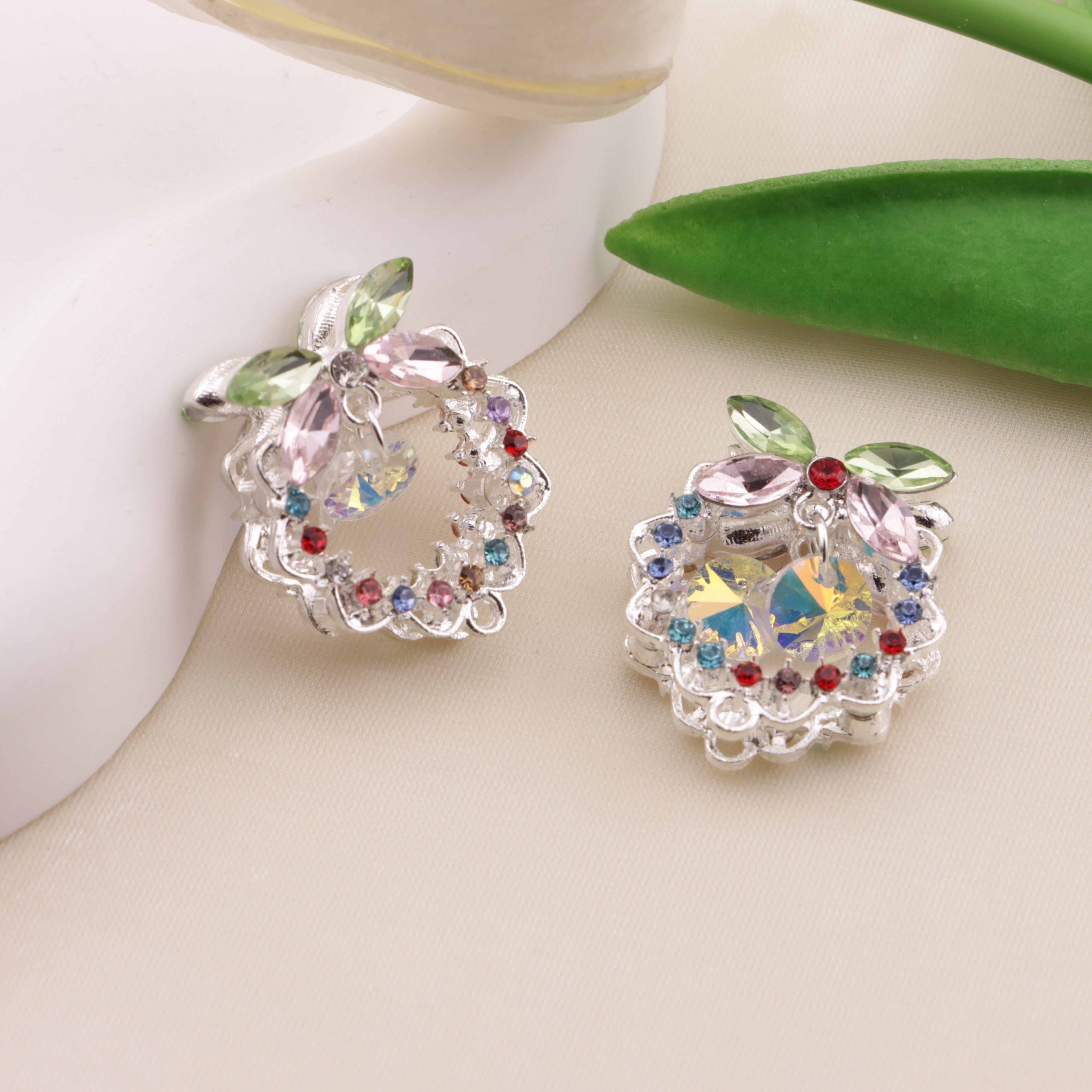 FS6491- Approximately 24×26×18mm Double-Sided Heavy Industry Wreath Alloy Beads Zoe's DIY Shop