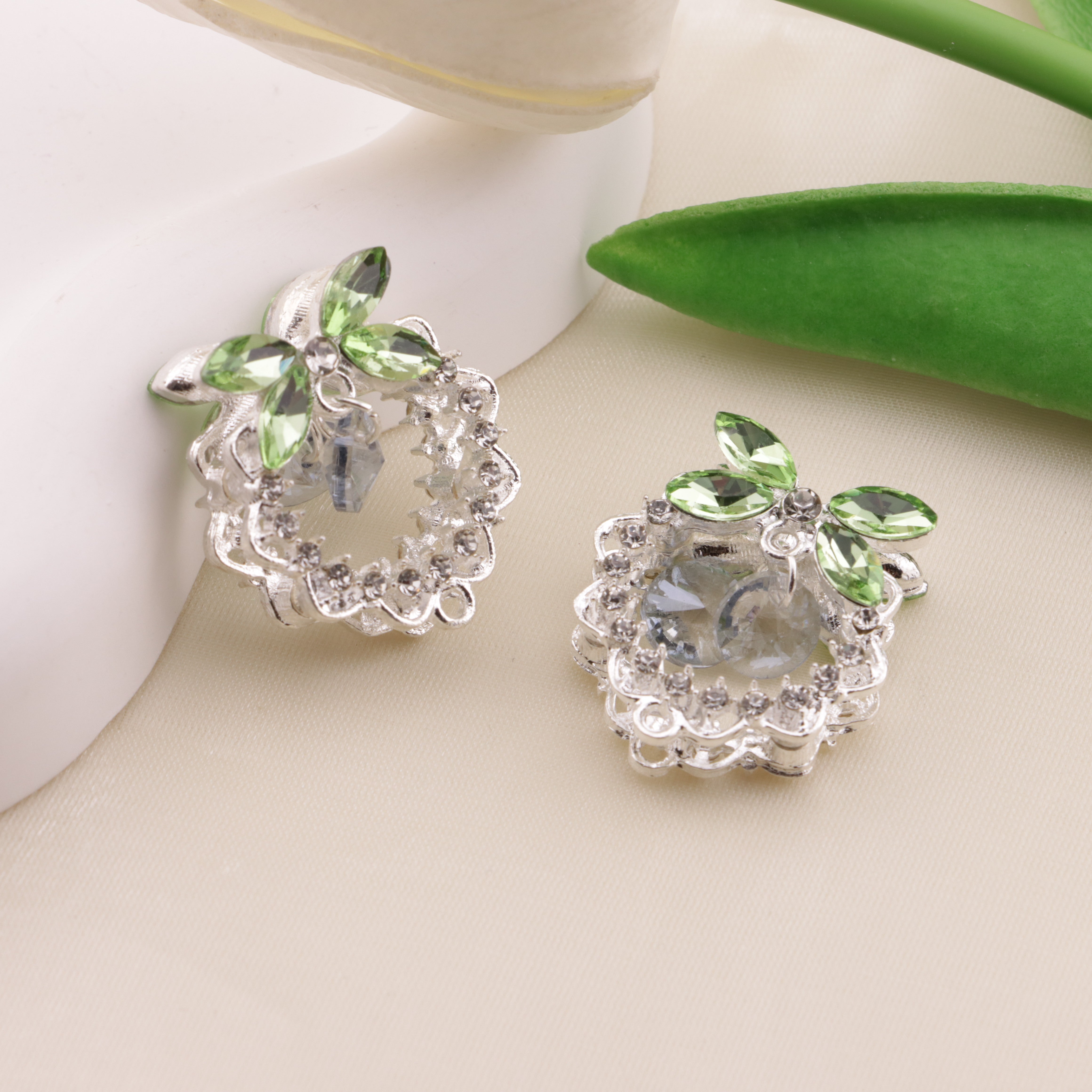 FS6491- Approximately 24×26×18mm Double-Sided Heavy Industry Wreath Alloy Beads Zoe's DIY Shop