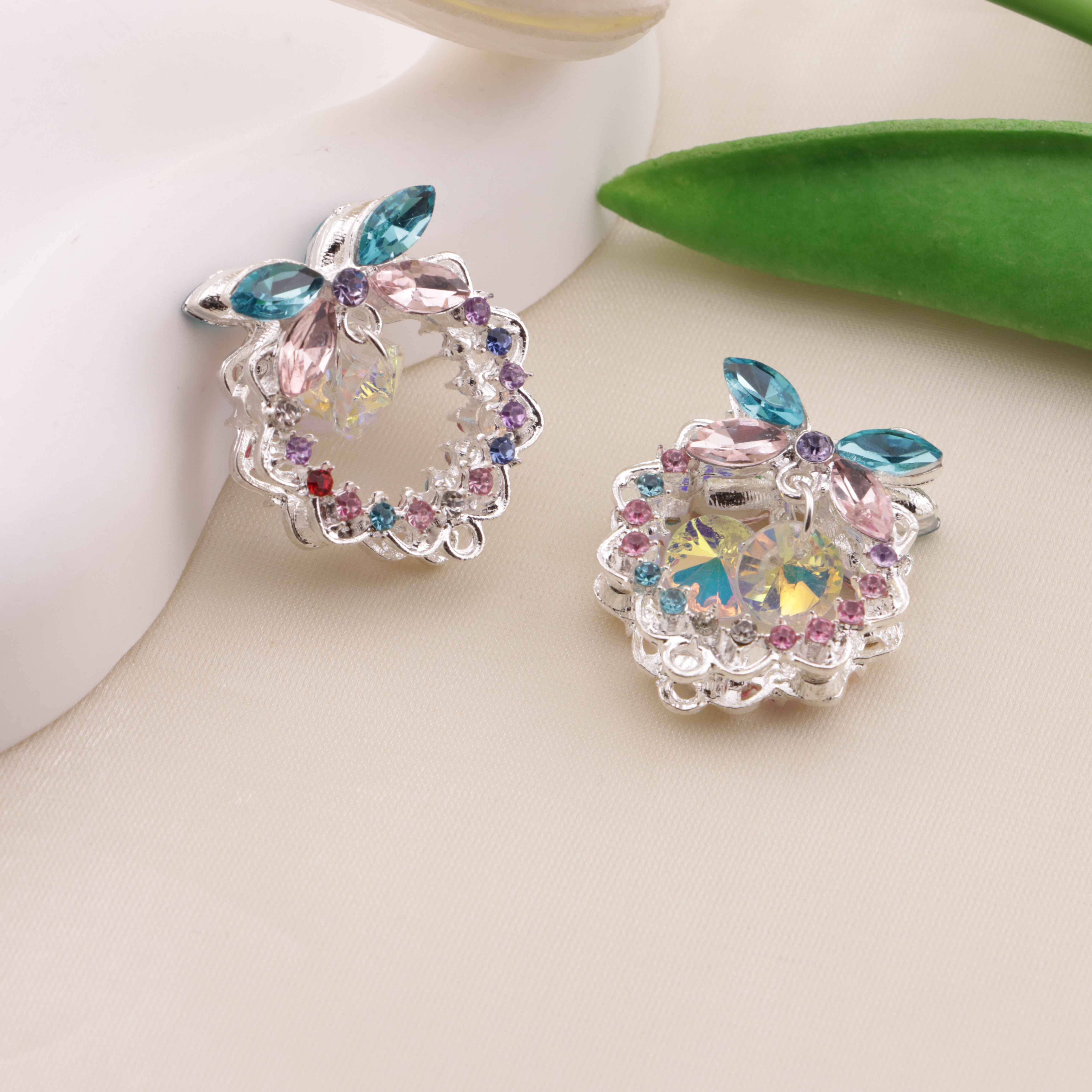 FS6491- Approximately 24×26×18mm Double-Sided Heavy Industry Wreath Alloy Beads Zoe's DIY Shop