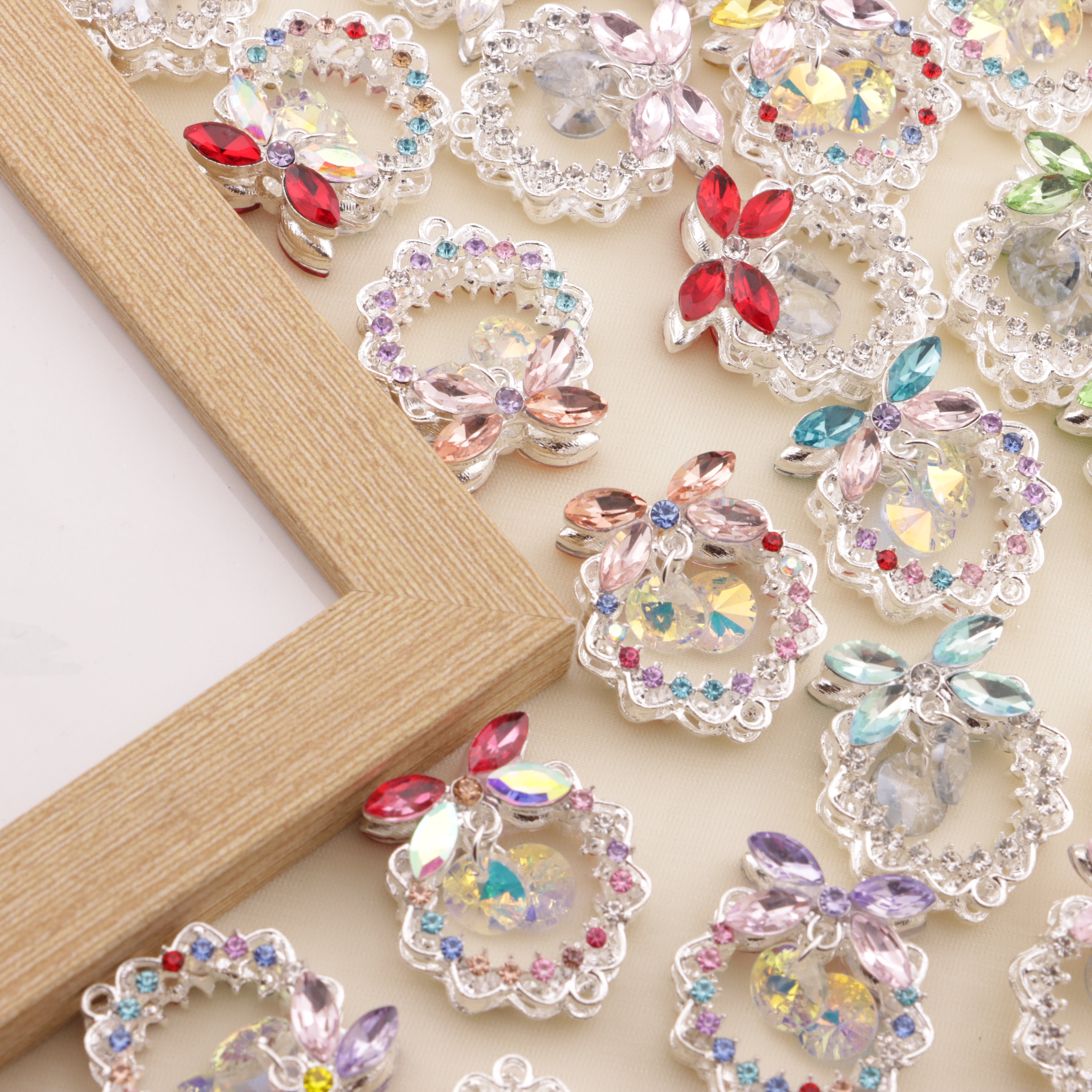 FS6491- Approximately 24×26×18mm Double-Sided Heavy Industry Wreath Alloy Beads Zoe's DIY Shop