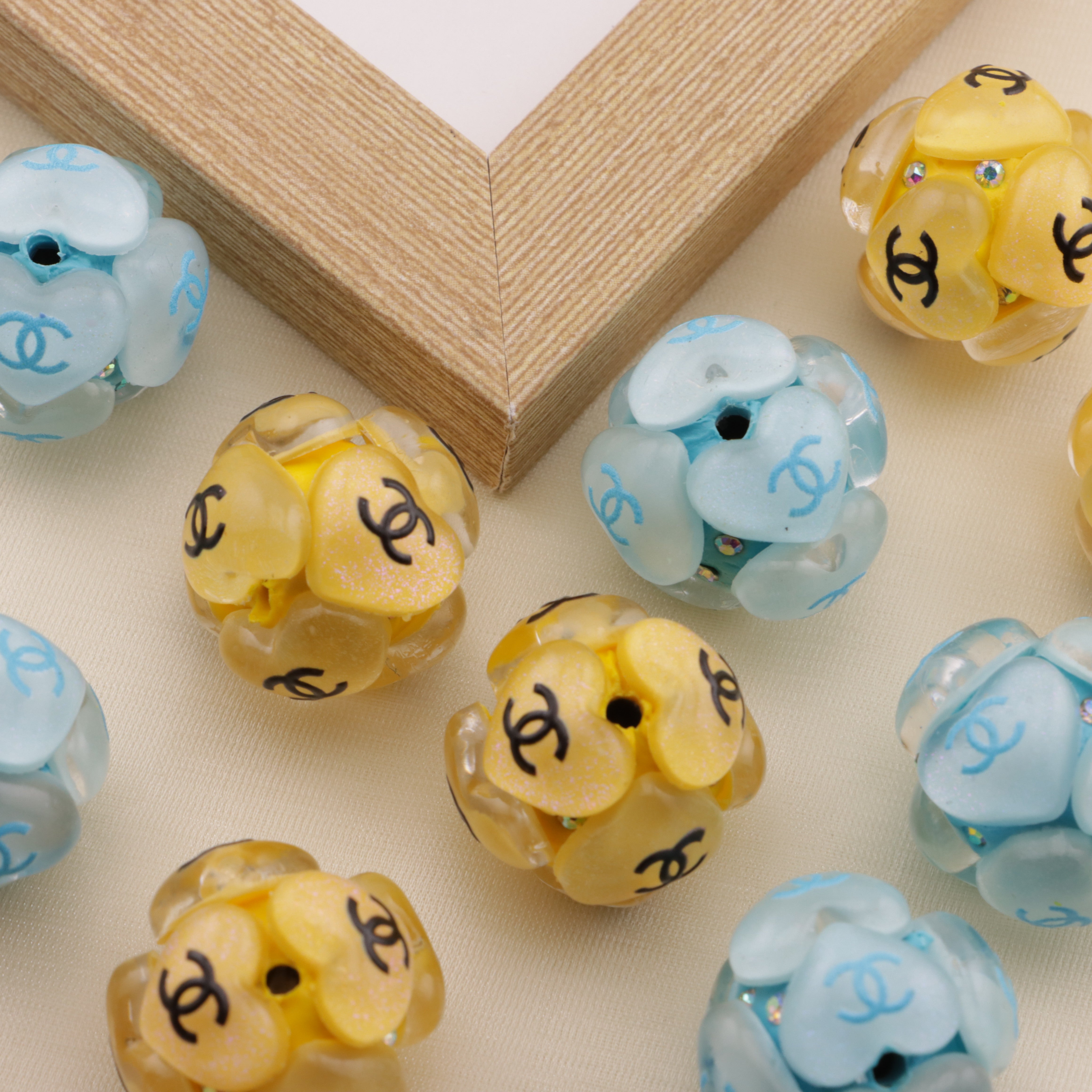 FS6495- About 20mm Double C Ceramic Clay Beads Zoe's DIY Shop