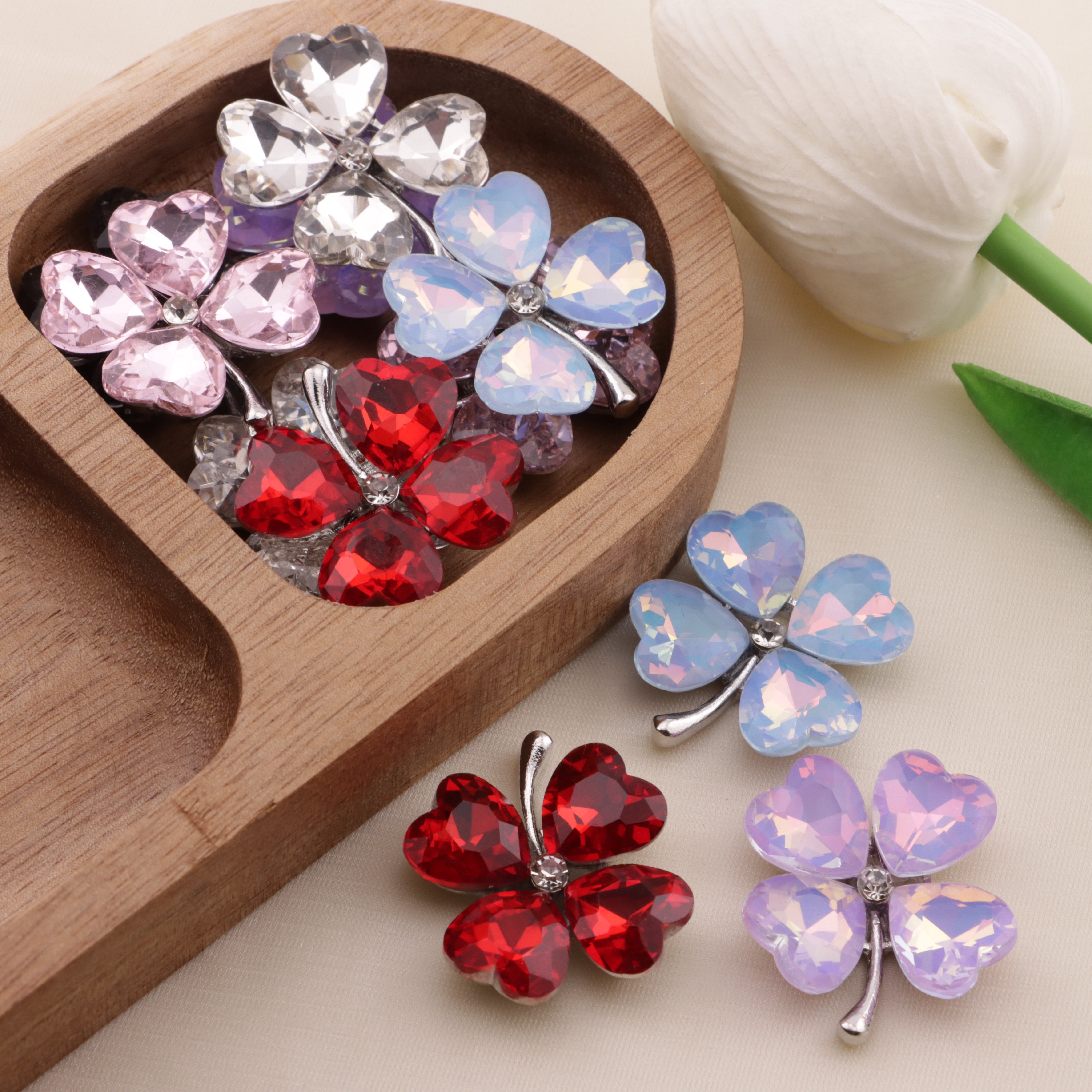 FS6584- 28mm Heart Four-Leaf Clover Alloy Charms Ai Xin Si Ye Cao He Jin Tie Pian Zoe's DIY Shop