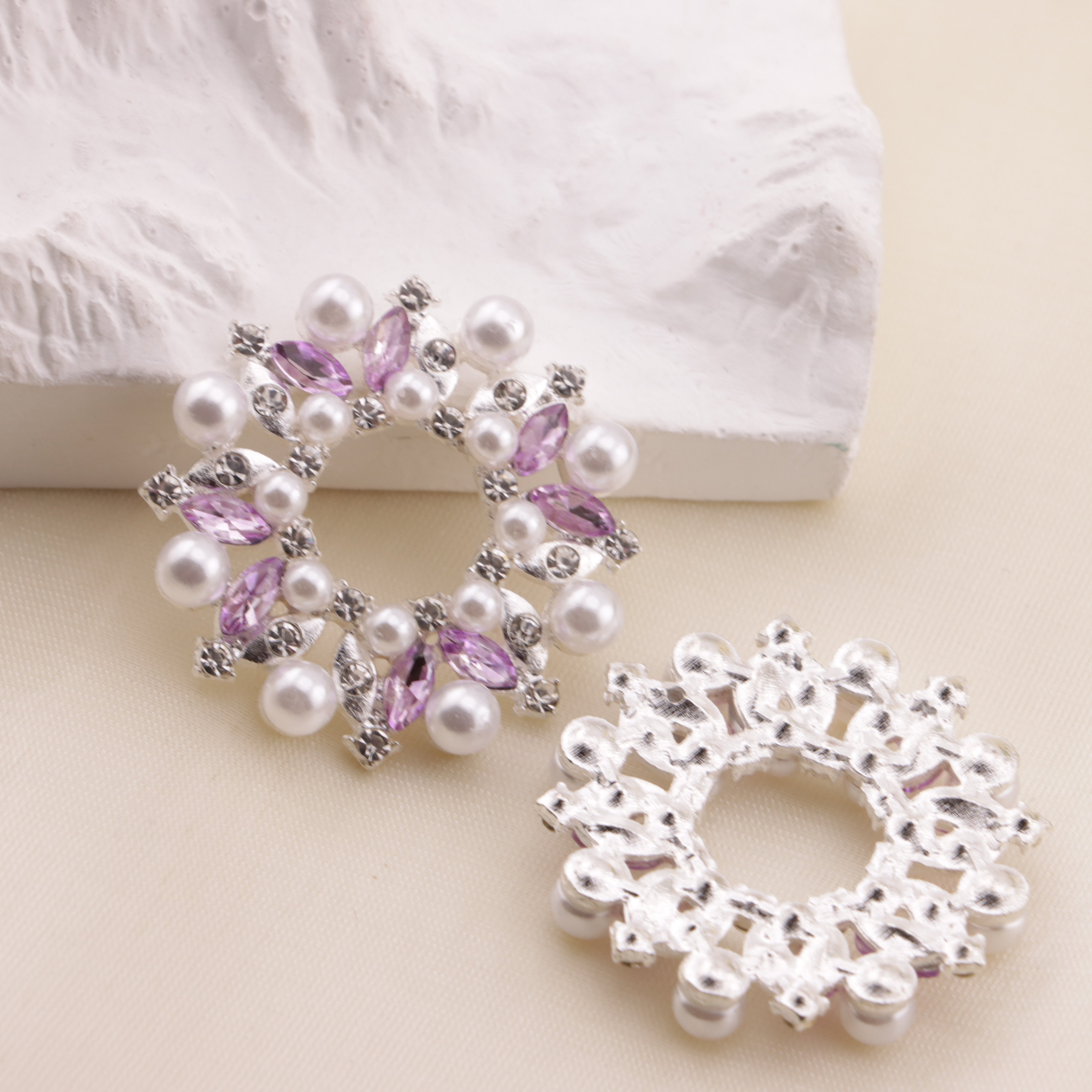 FS5267- 33mm Metal Round Flower Frame Charms Zoe's DIY Shop