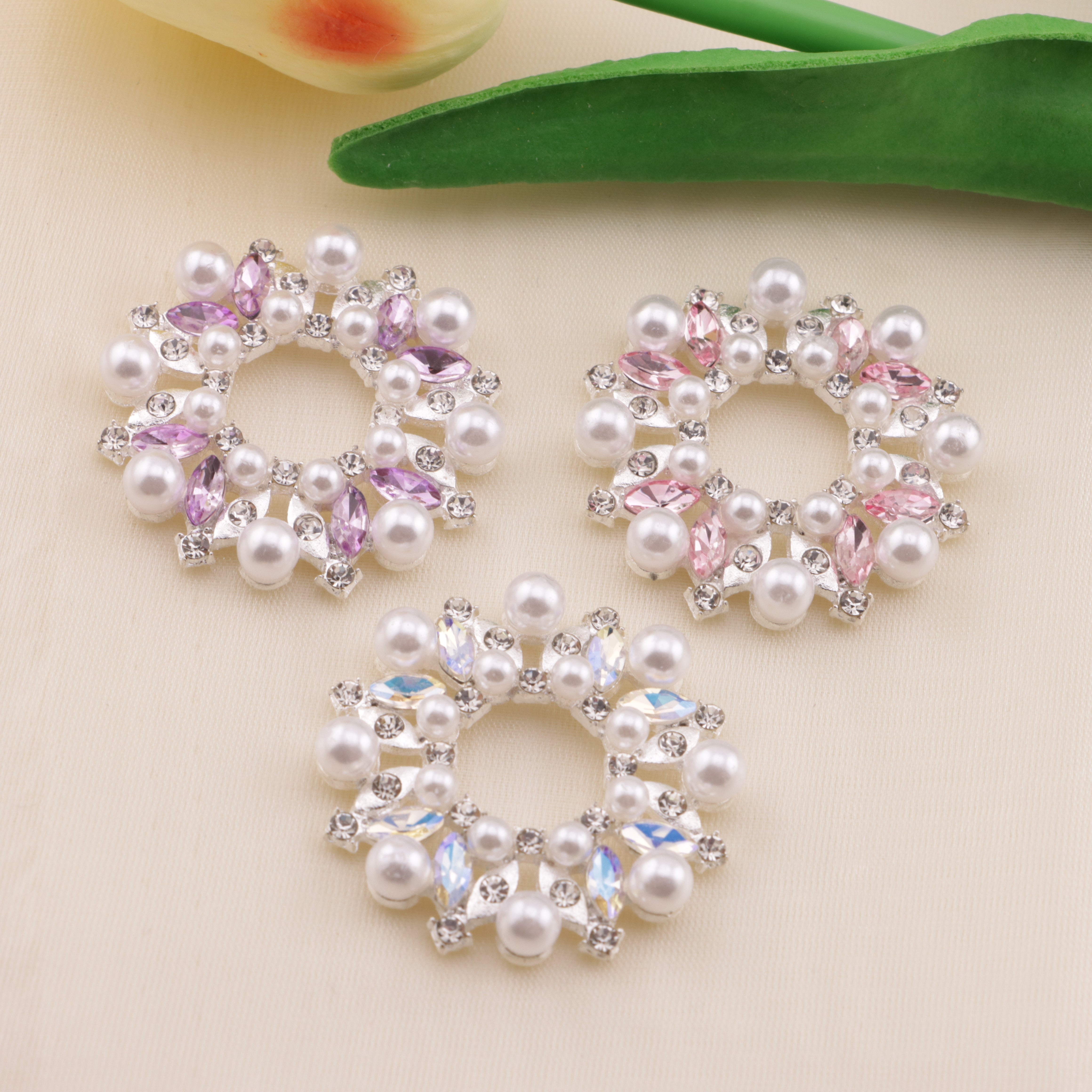 FS5267- 33mm Metal Round Flower Frame Charms Zoe's DIY Shop