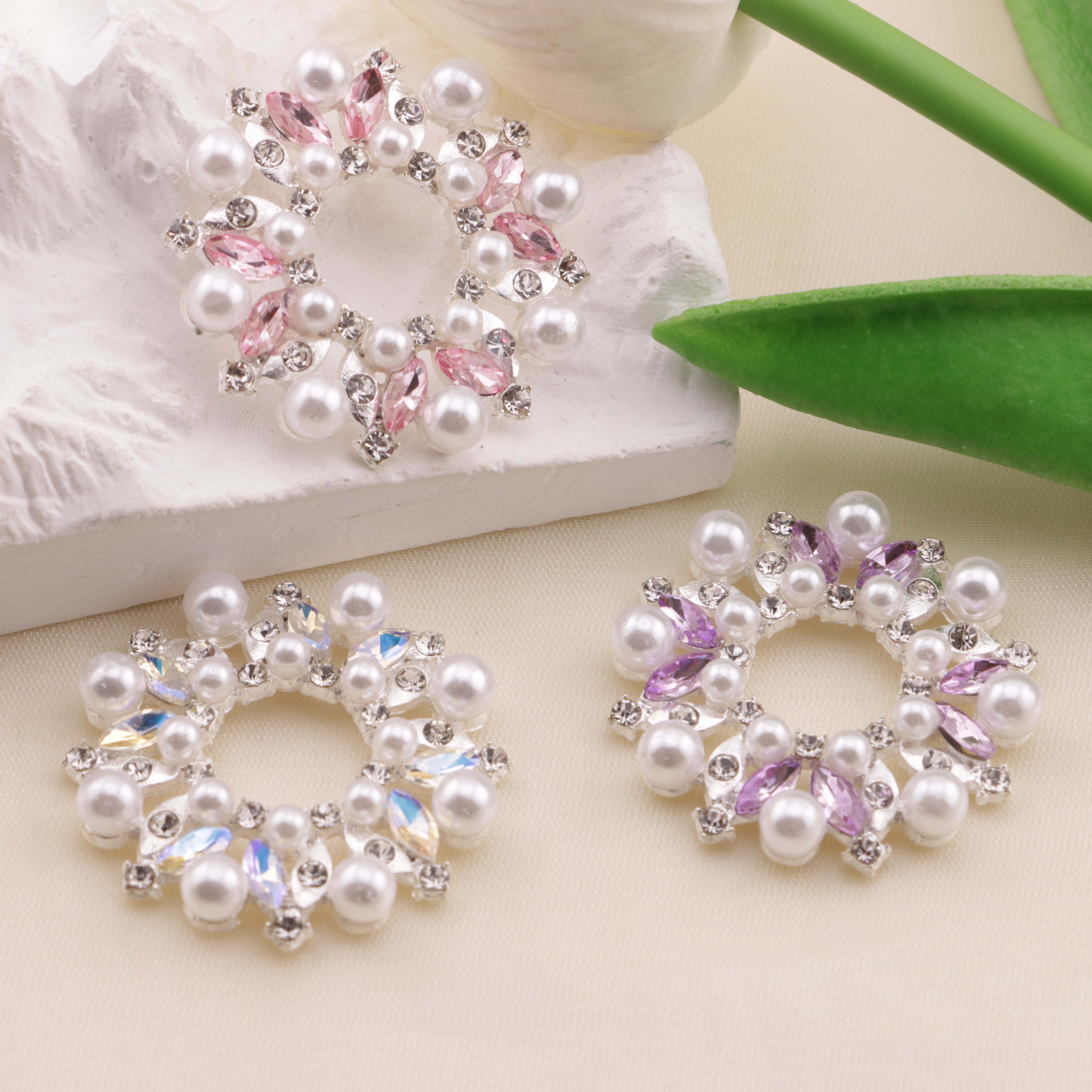 FS5267- 33mm Metal Round Flower Frame Charms Zoe's DIY Shop