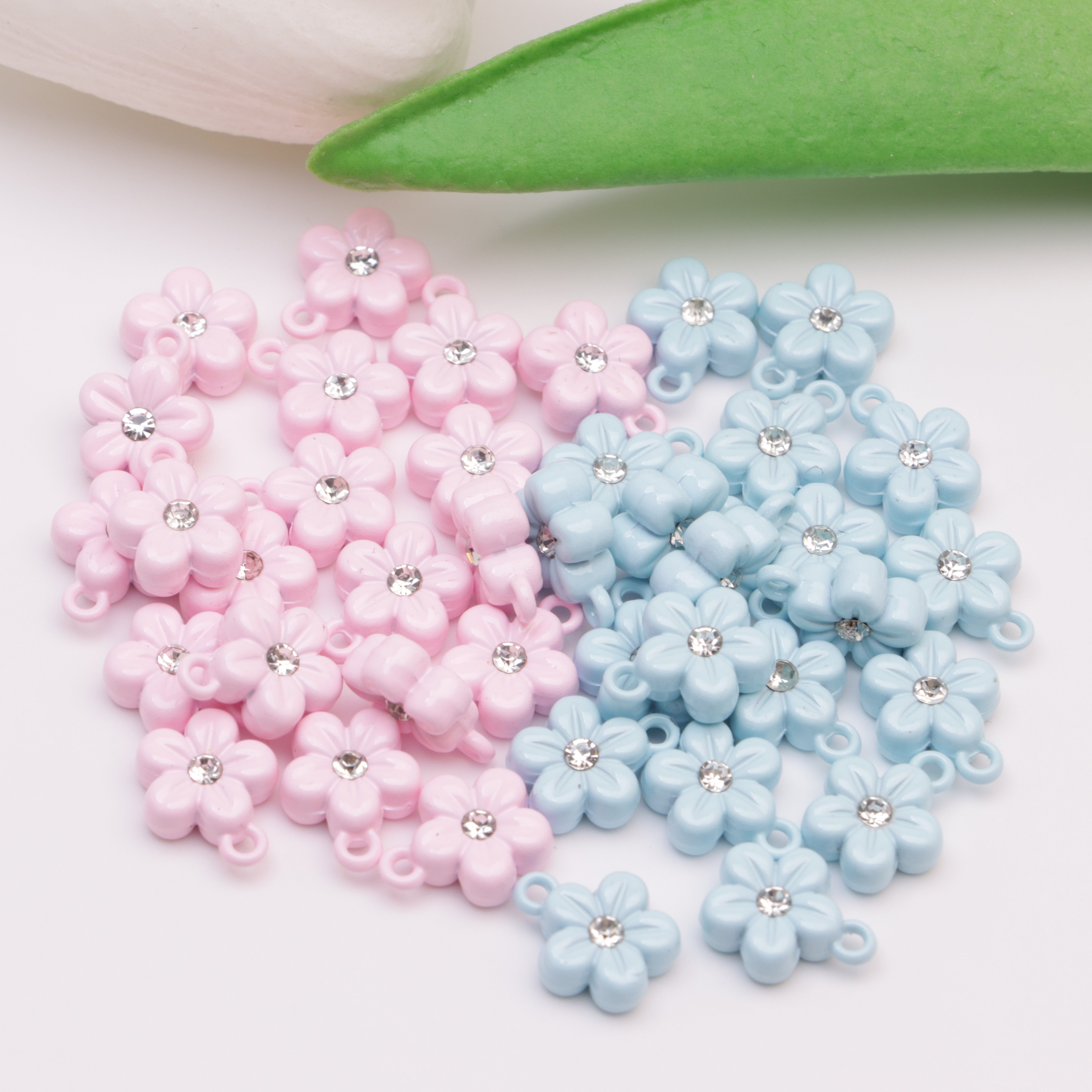 FS3254-8mm Alloy Flower Pendant