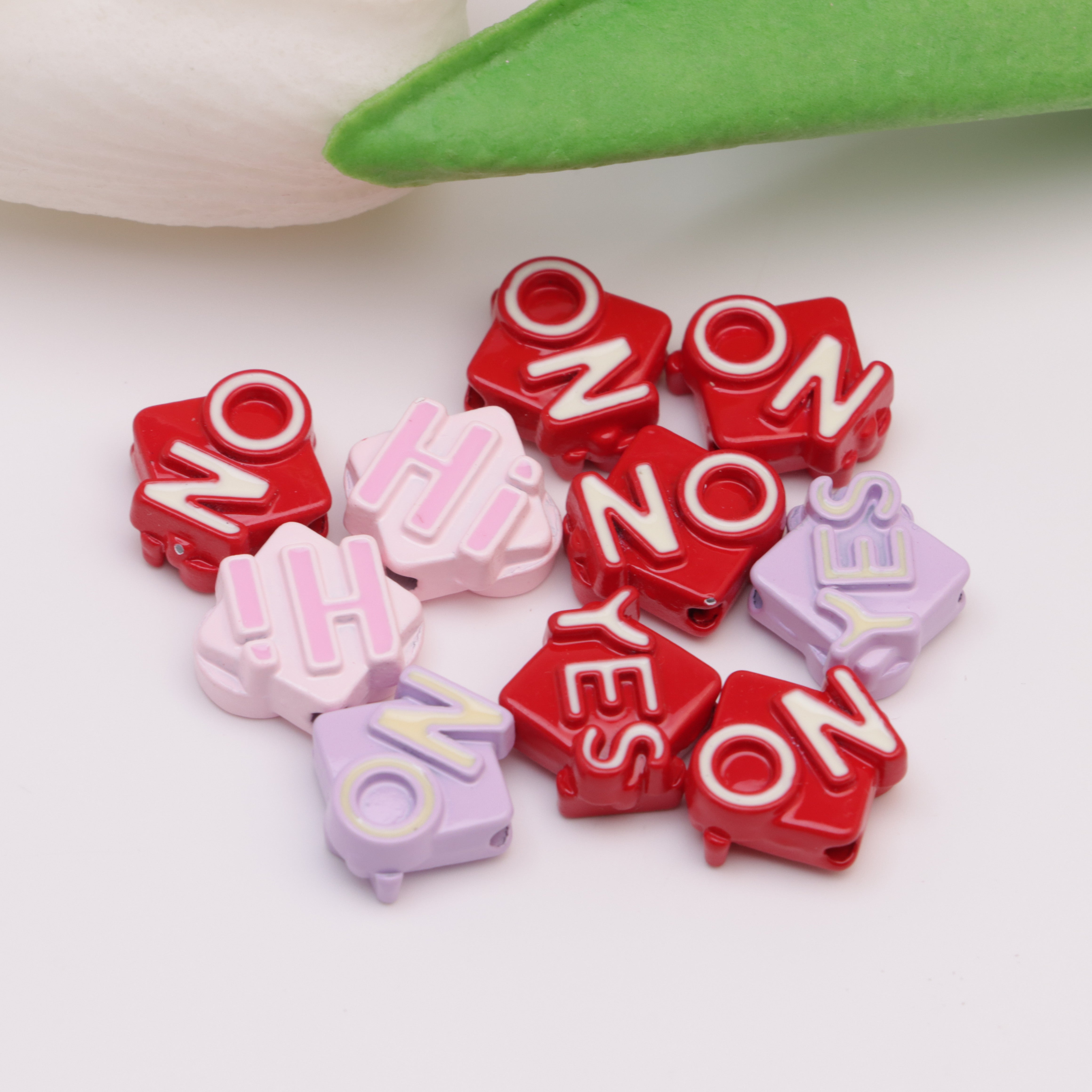 FS1791- 13*13.5mm Hi, Yes, No English Alloy Beads