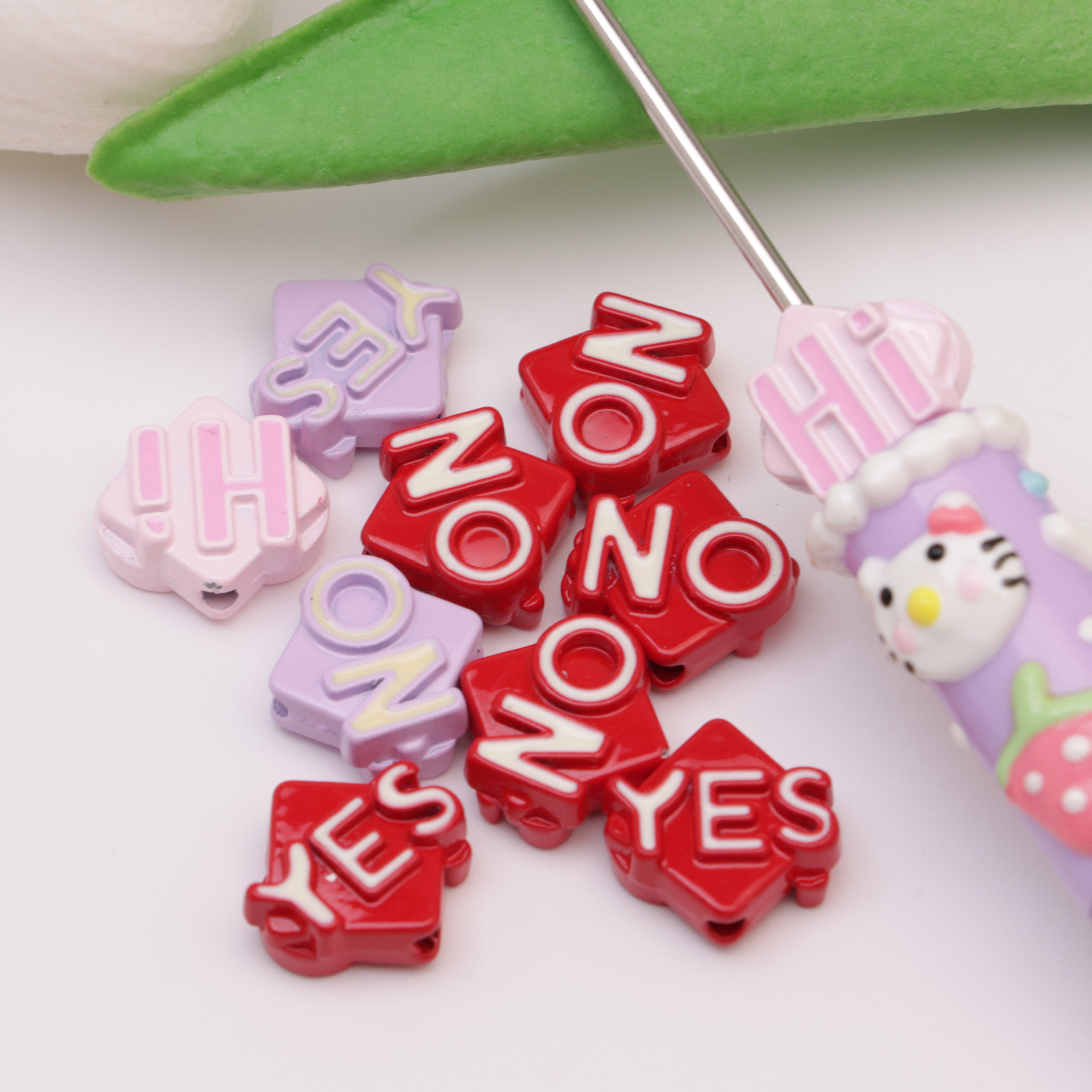 FS1791- 13*13.5mm Hi, Yes, No English Alloy Beads